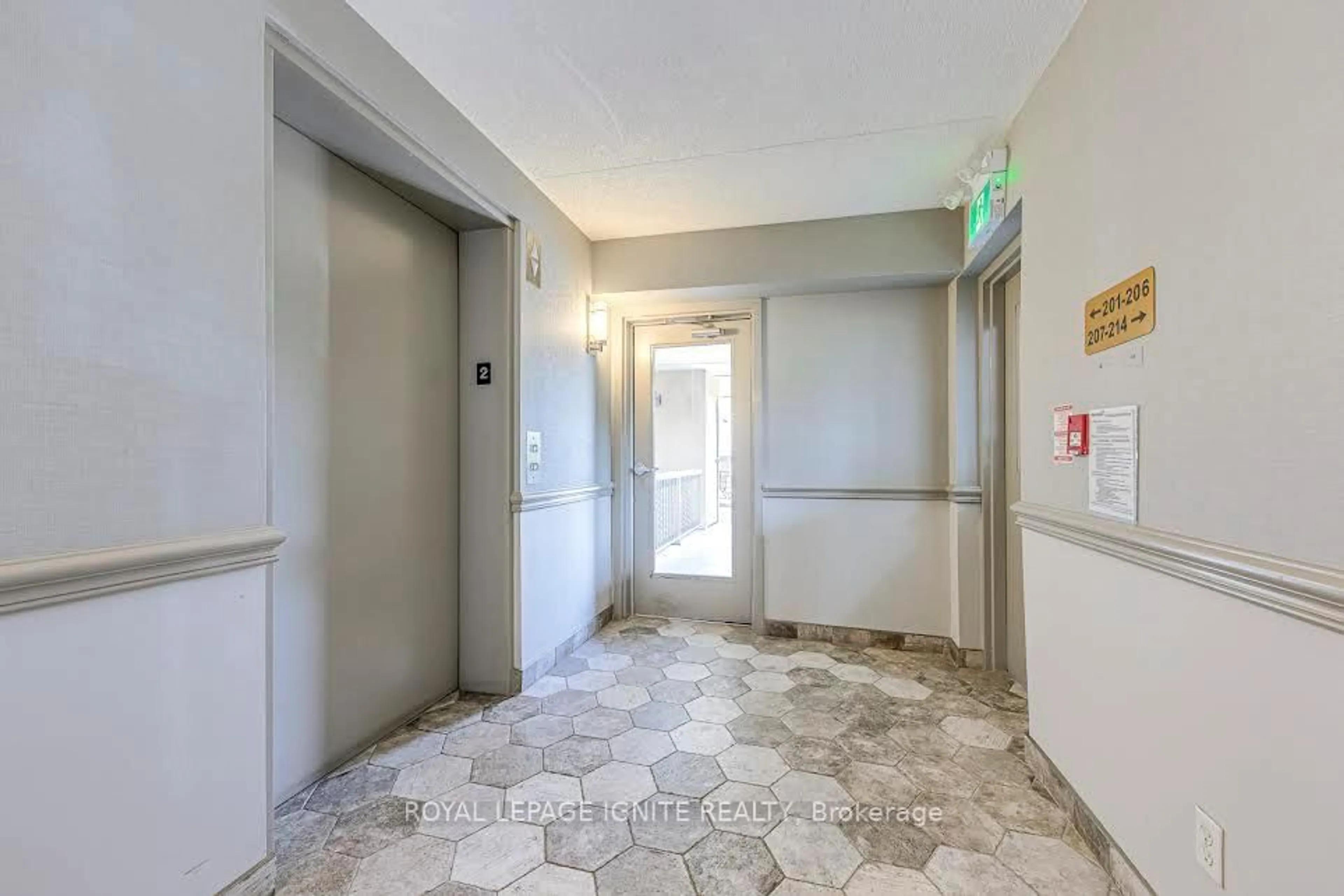 Indoor foyer for 1820 Walker's Line #211, Burlington Ontario L7M 4V4