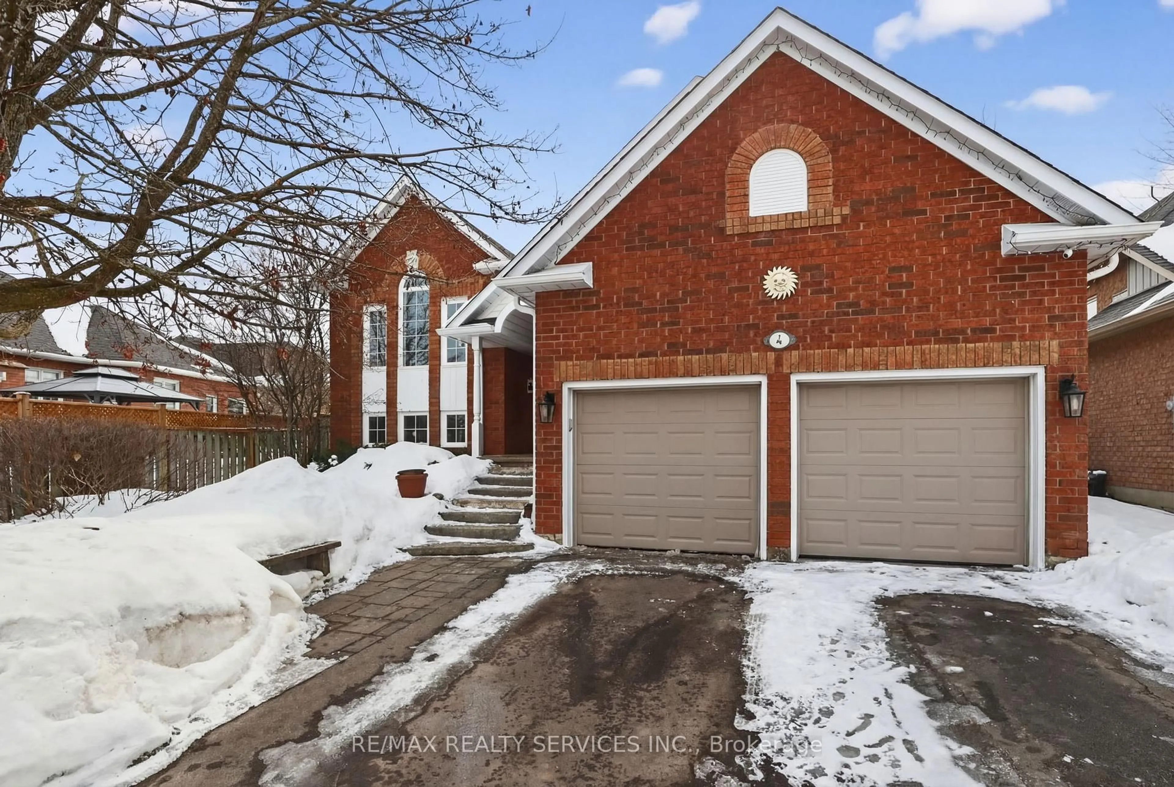 Home with brick exterior material, street for 4 Valleybrae Crt, Caledon Ontario L7C 1B8