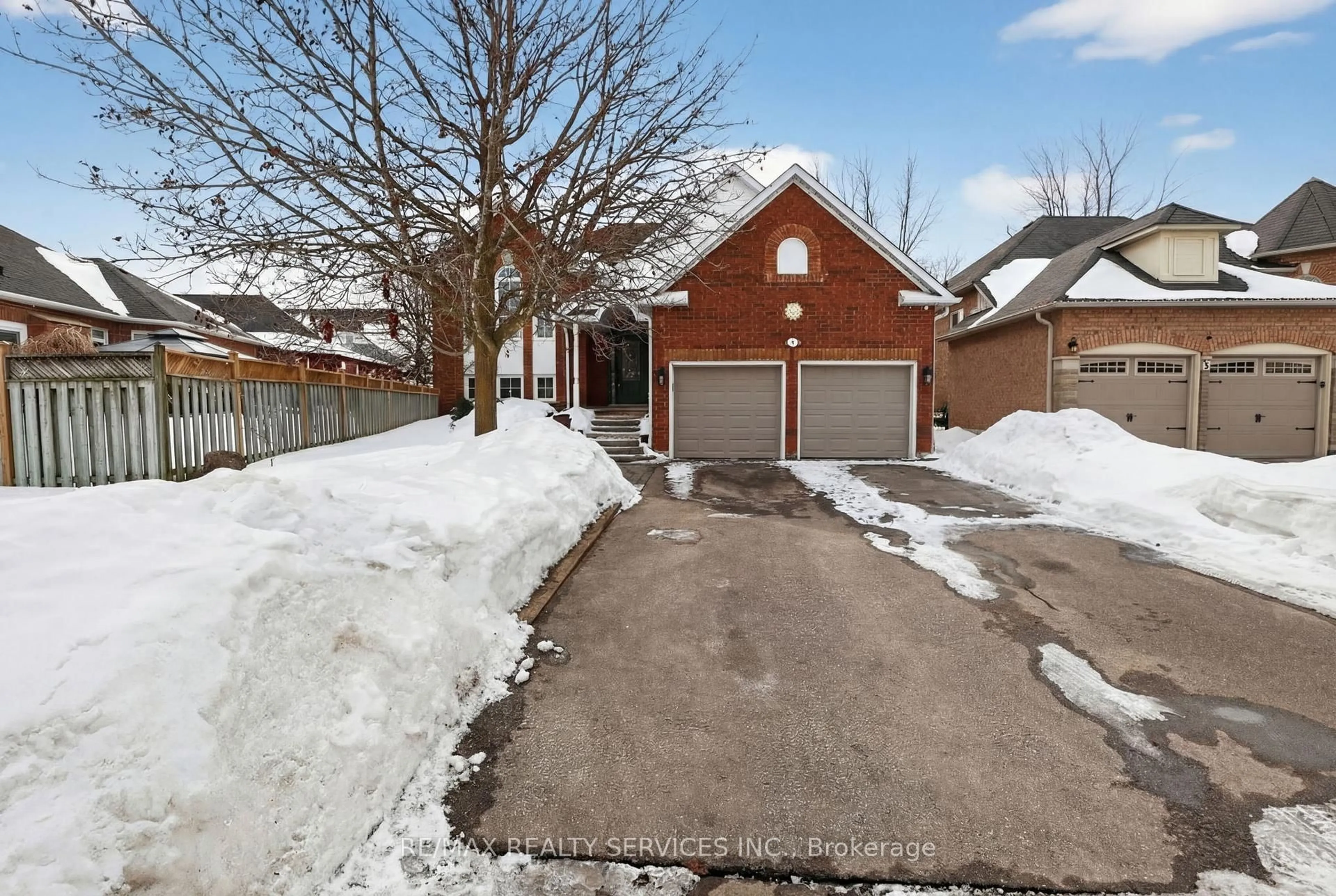 Unknown for 4 Valleybrae Crt, Caledon Ontario L7C 1B8