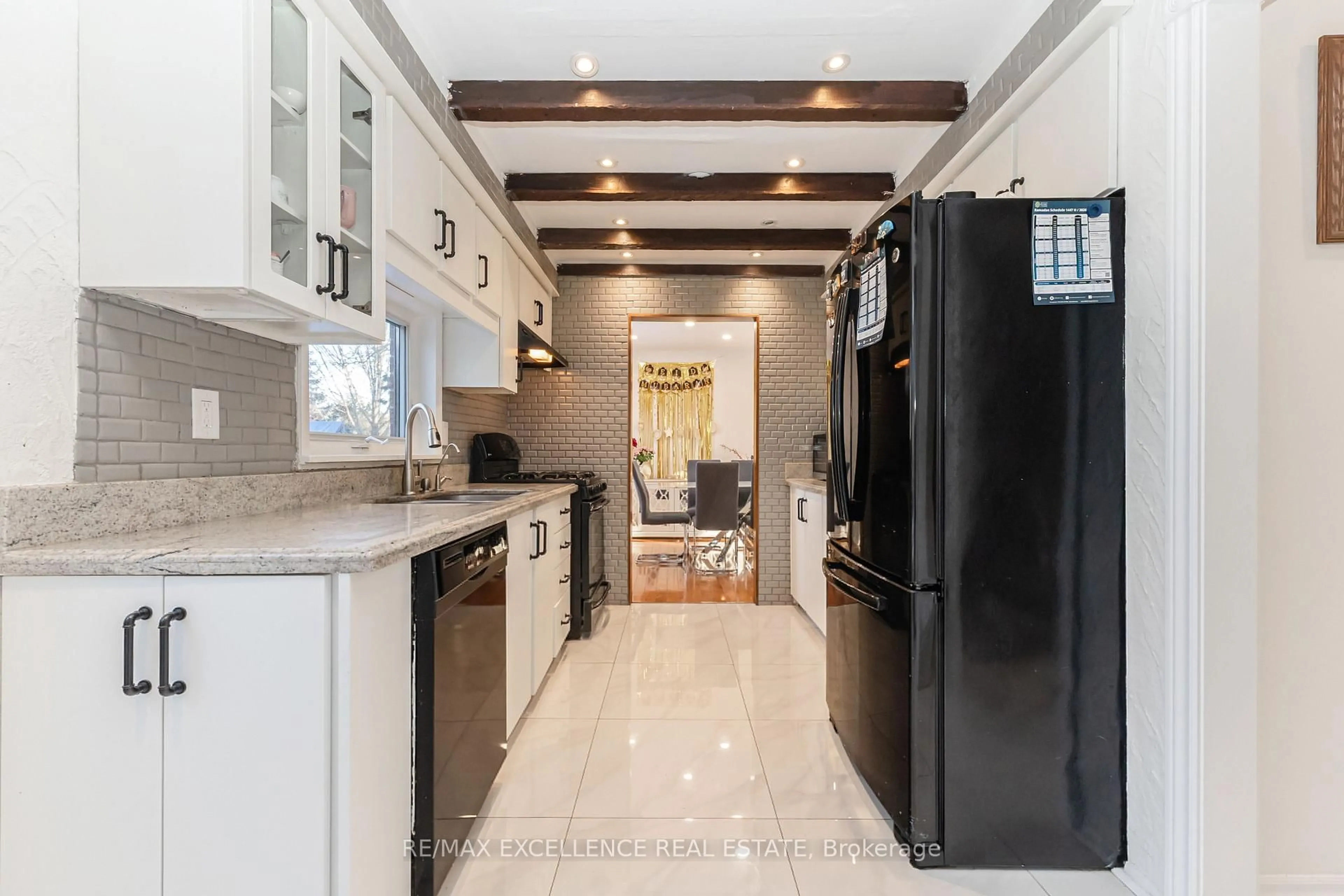 Contemporary kitchen, ceramic/tile floor for 2962 Saint Malo Circ, Mississauga Ontario L5N 1S9