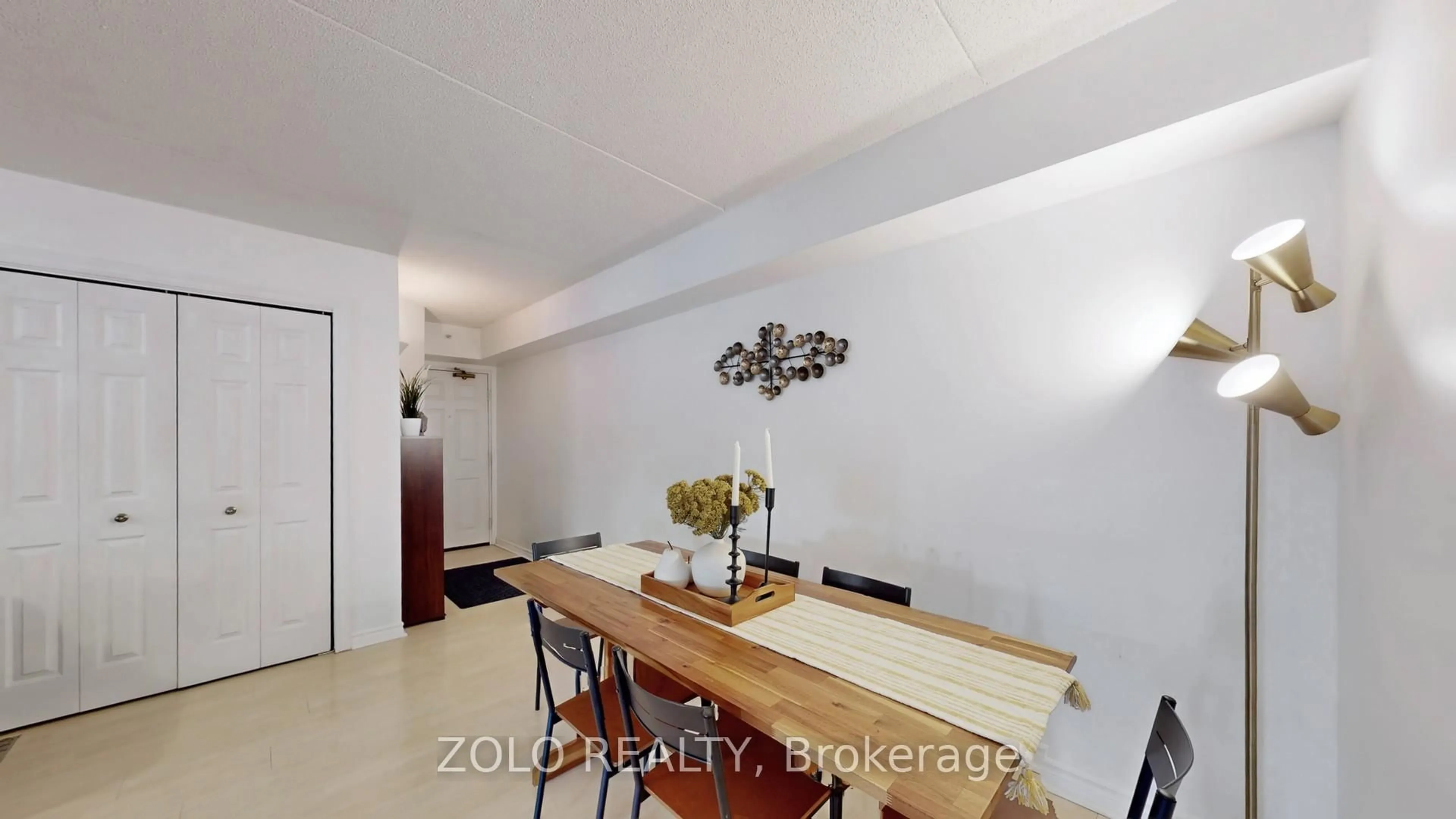 Dining room, wood/laminate floor for 4003 Kilmer Dr #111, Burlington Ontario L7M 4M1