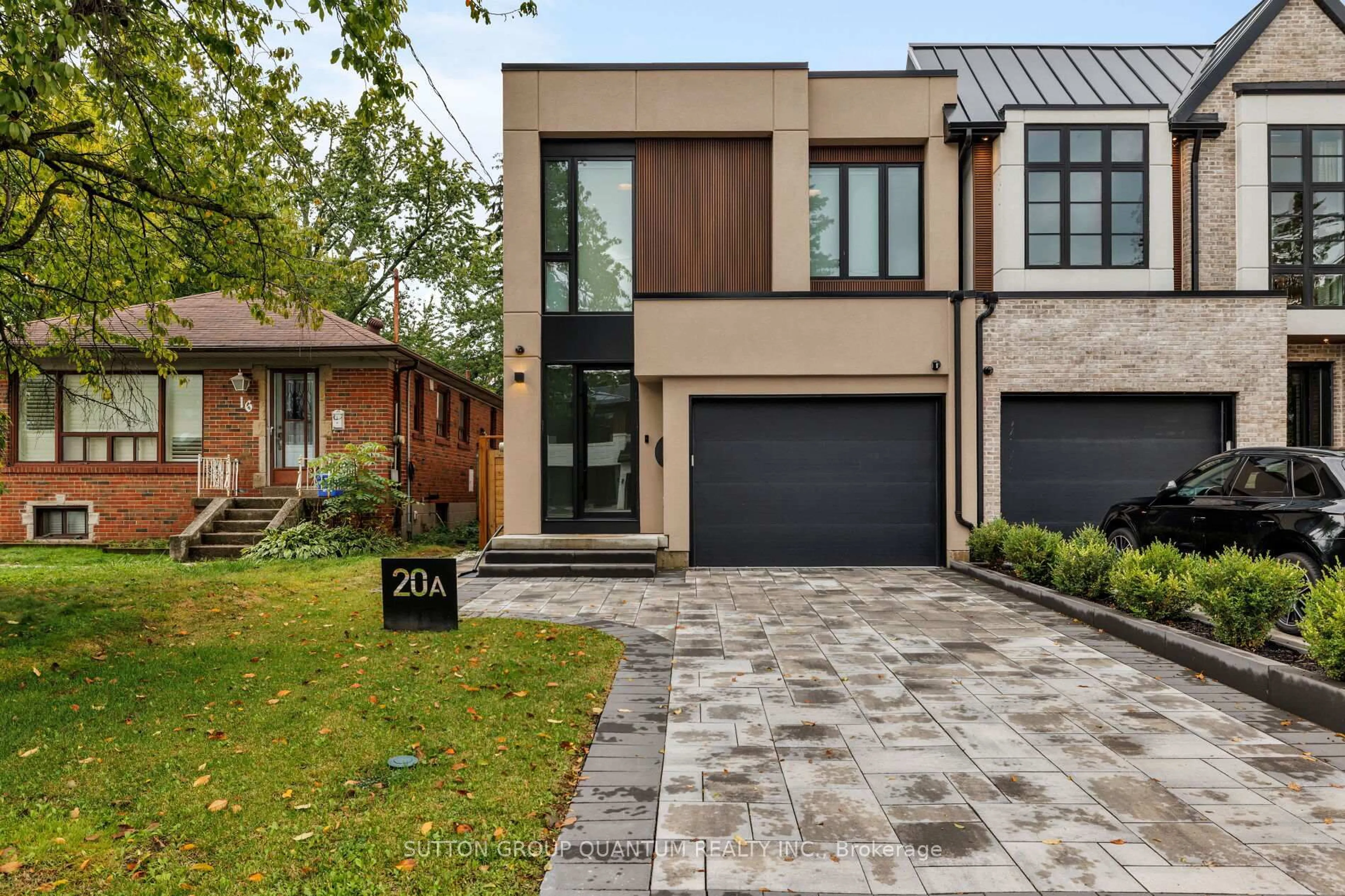 Home with brick exterior material, street for 20A Broadview Ave, Mississauga Ontario L5H 2S9