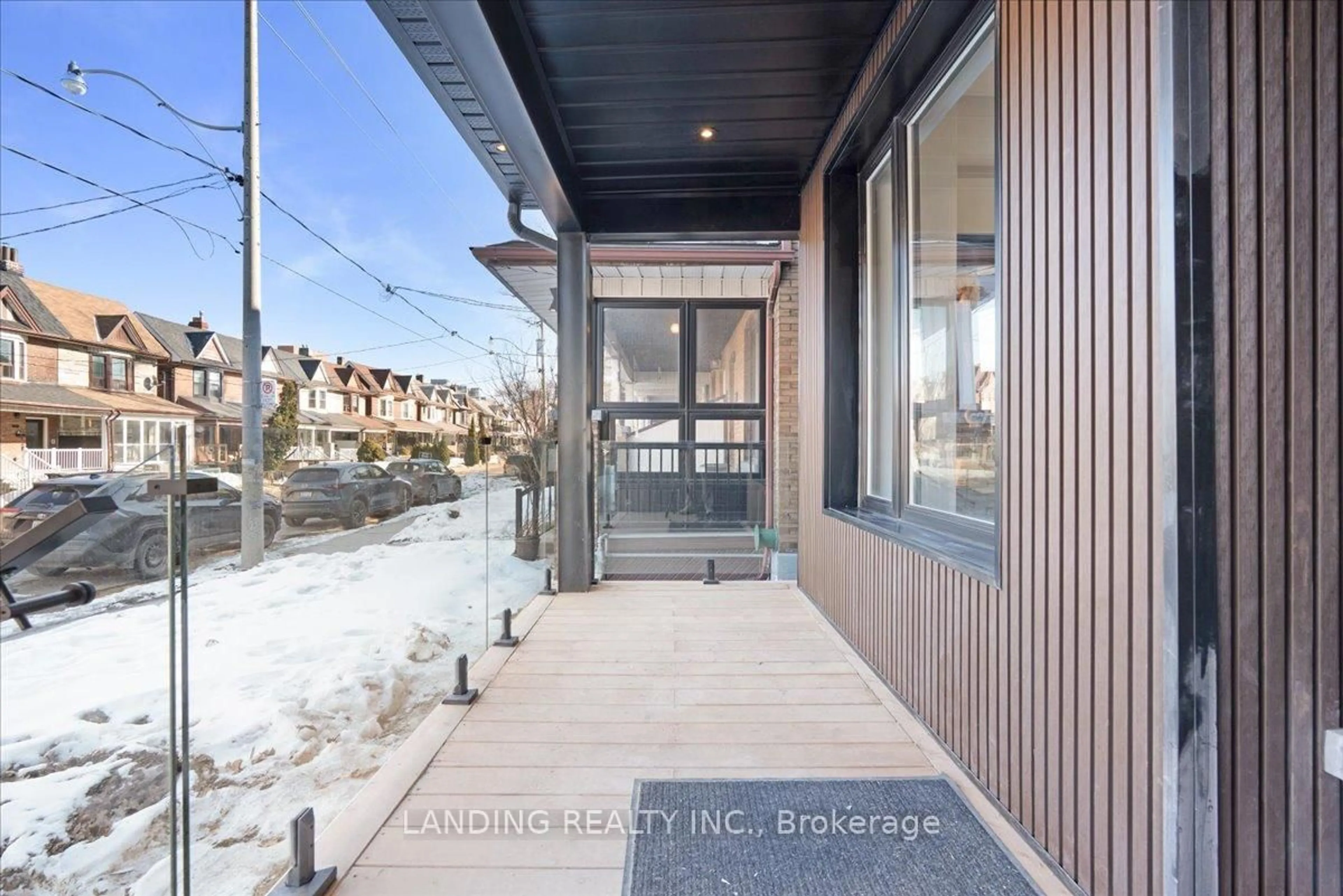 Indoor entryway for 80 Symington Ave, Toronto Ontario M6P 3W1