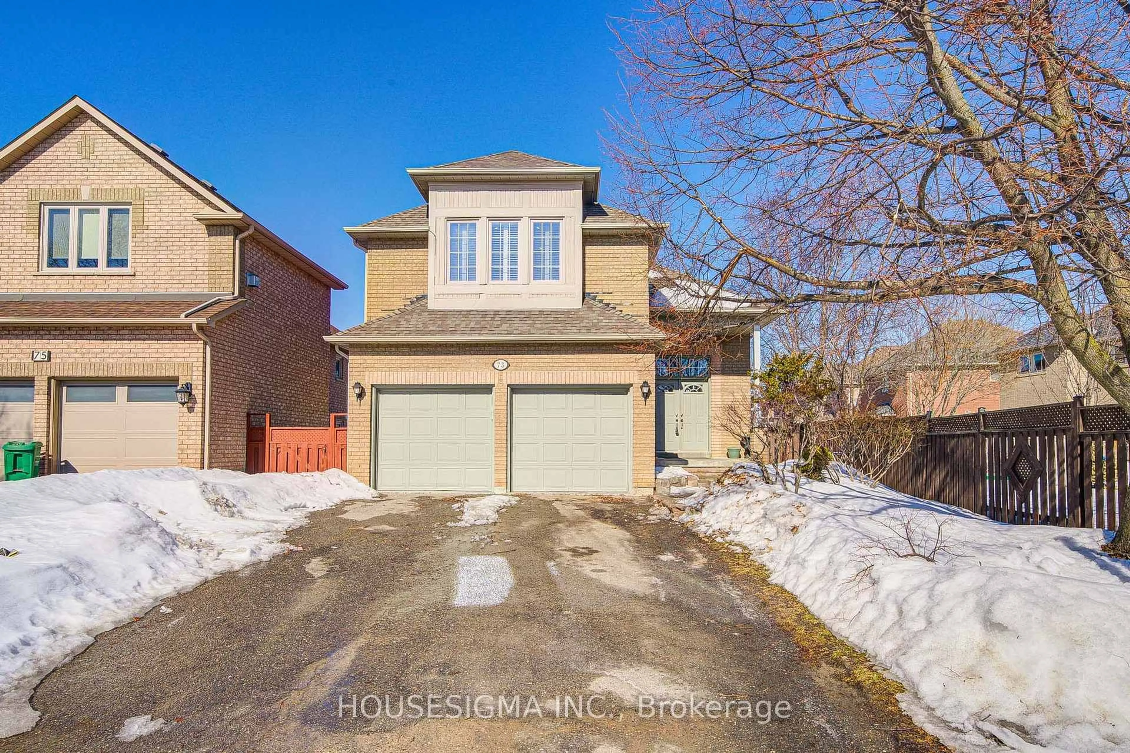 A pic from outside/outdoor area/front of a property/back of a property/a pic from drone, street for 73 Brinkley Dr, Brampton Ontario L7A 1G3