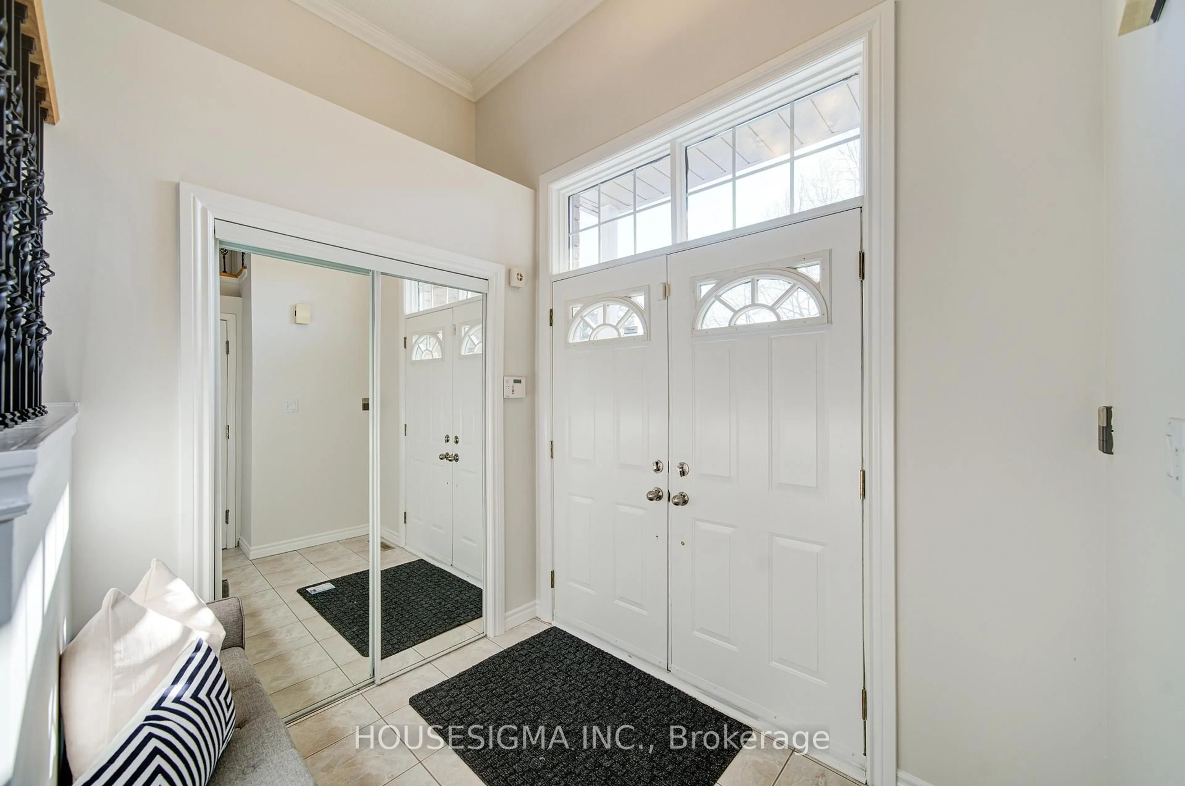Indoor entryway for 73 Brinkley Dr, Brampton Ontario L7A 1G3