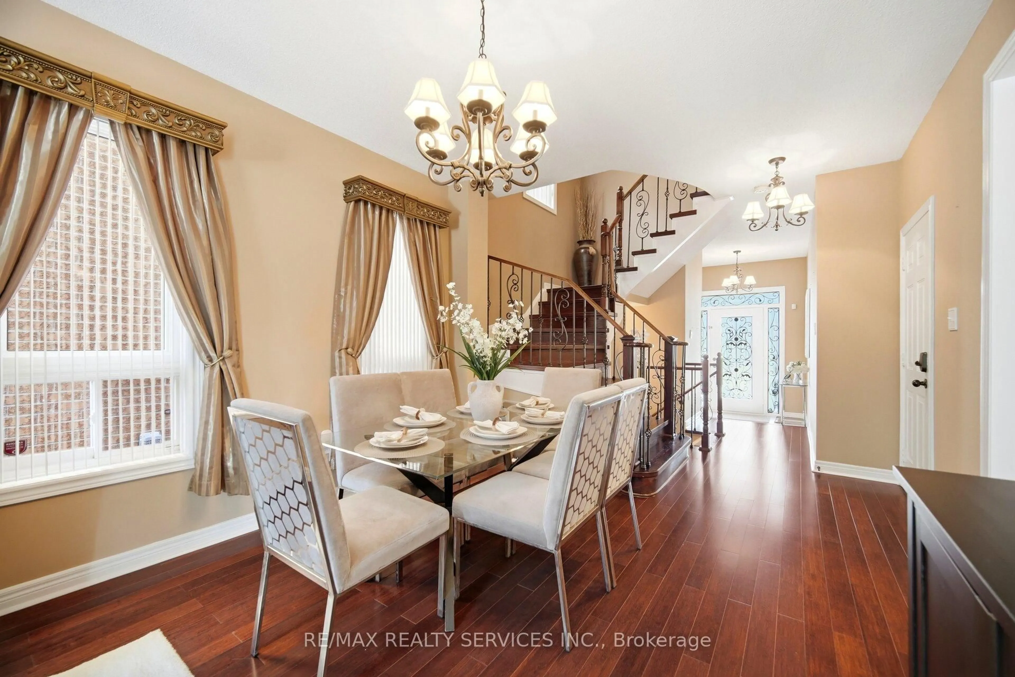 Dining room, unknown for 10 GOLDNUGGET Rd, Brampton Ontario L6Y 5N7