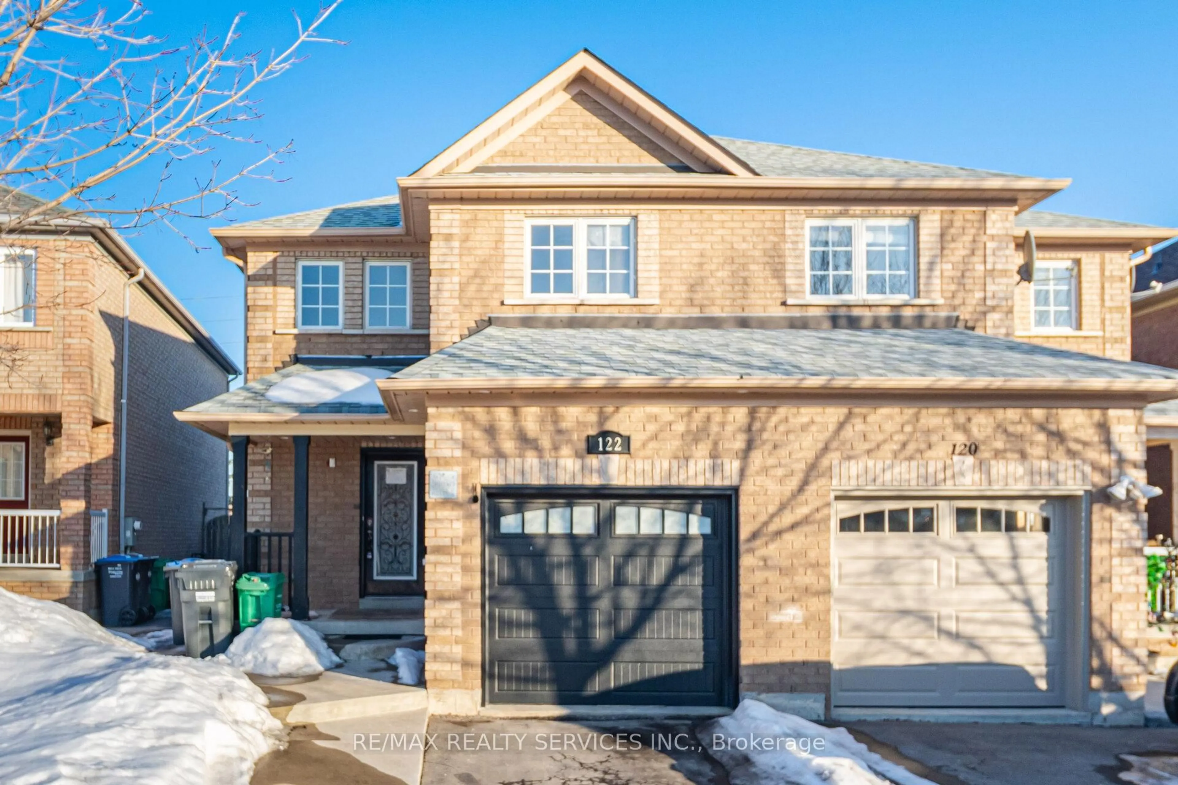Home with brick exterior material, street for 122 Twin Pines Cres, Brampton Ontario L7A 1N1