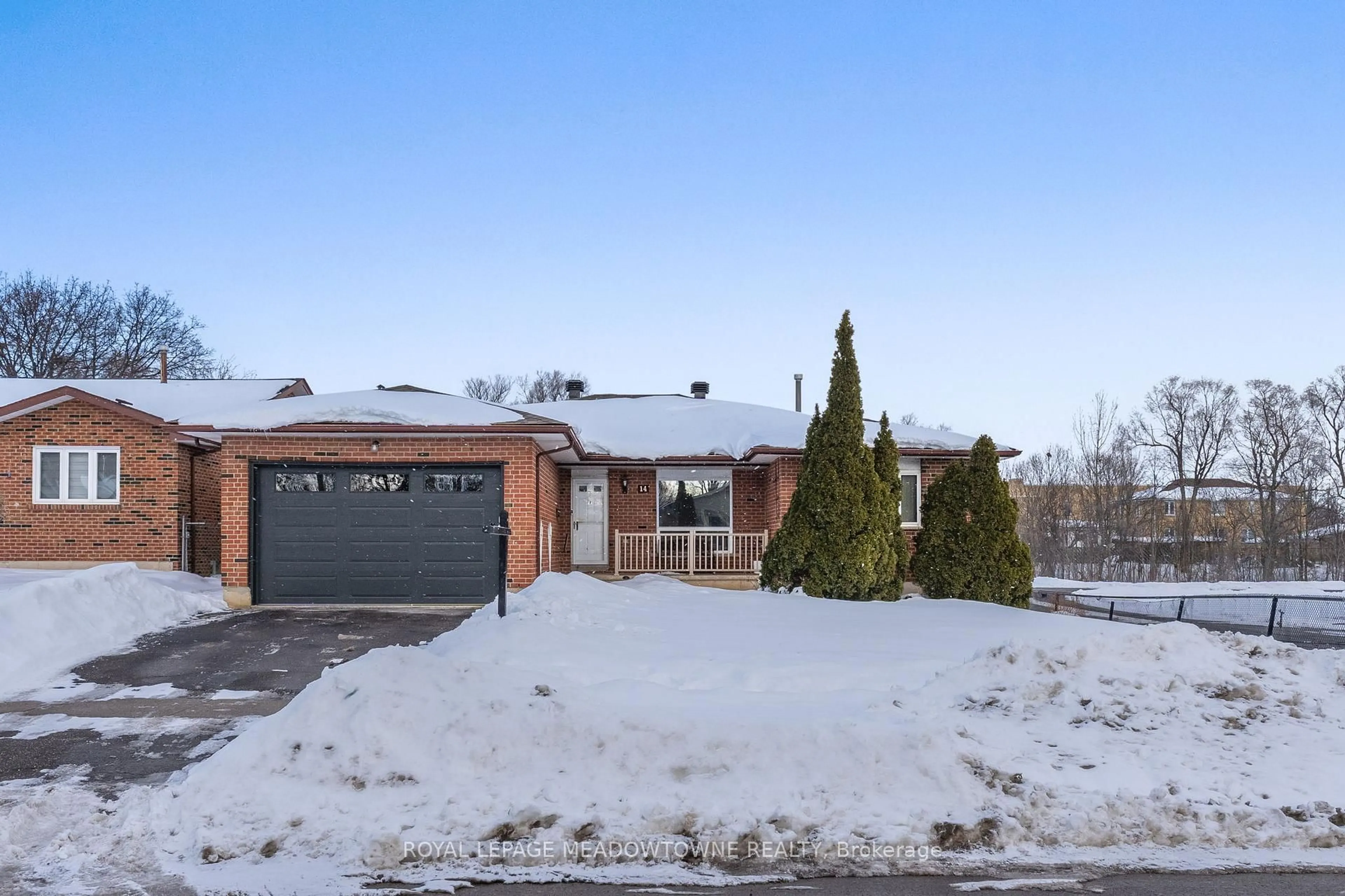 A pic from outside/outdoor area/front of a property/back of a property/a pic from drone, street for 14 Brookland Dr, Brampton Ontario L6T 2M5