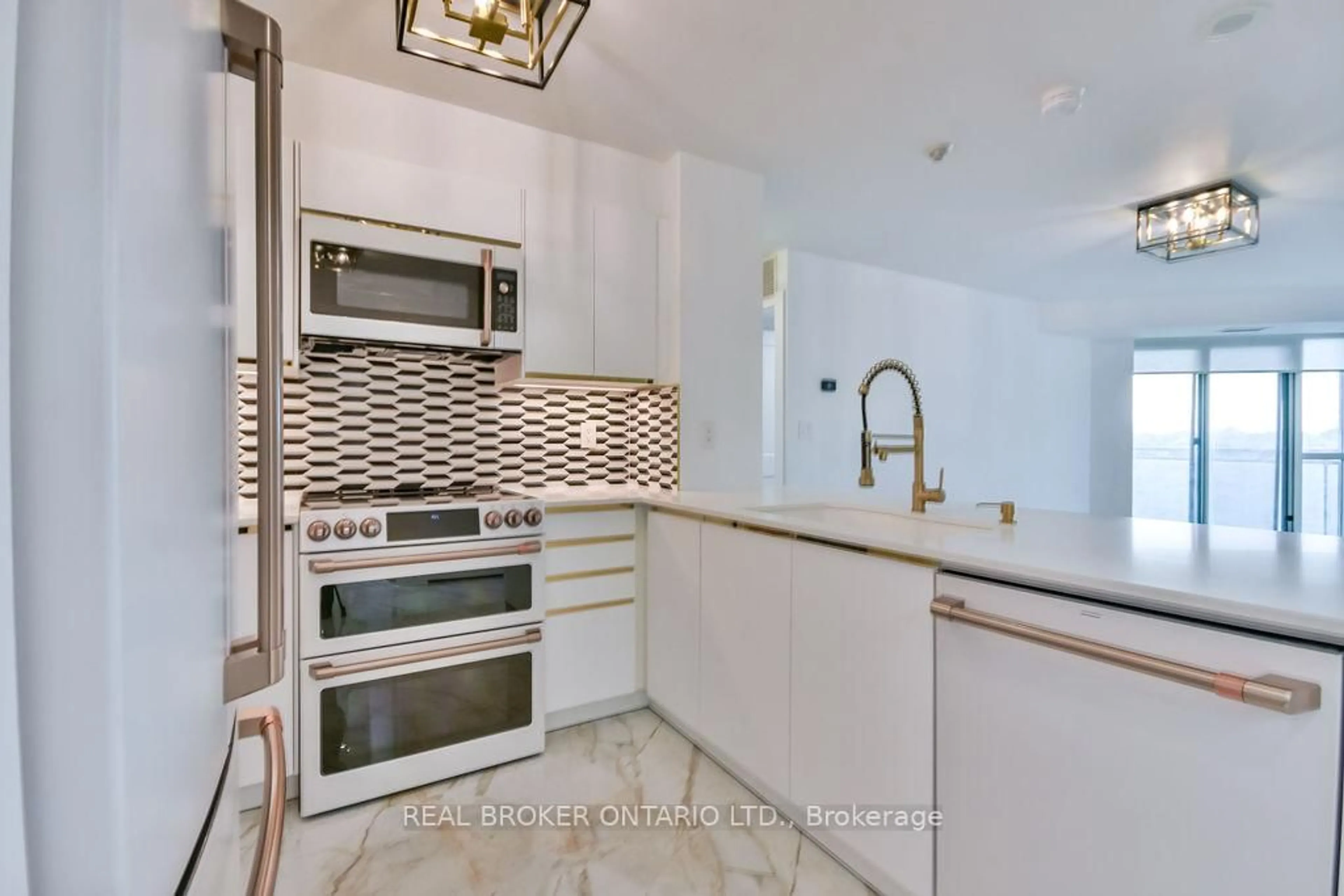 Standard kitchen, ceramic/tile floor for 190 Manitoba St #710, Toronto Ontario M8Y 3Y8