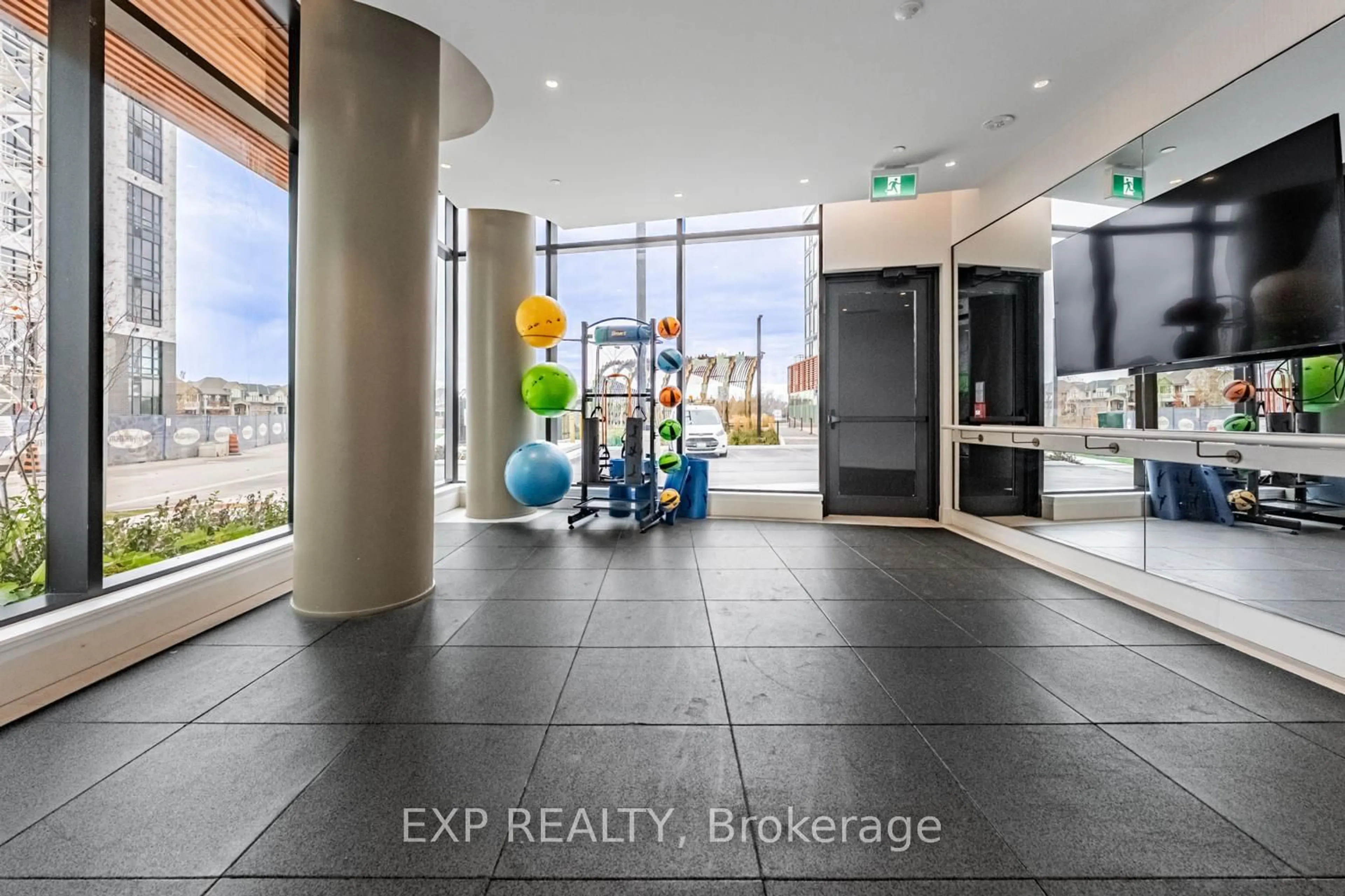 Indoor foyer for 3006 WILLIAM CUTMORE Blvd #PH1210, Oakville Ontario L6H 8A4