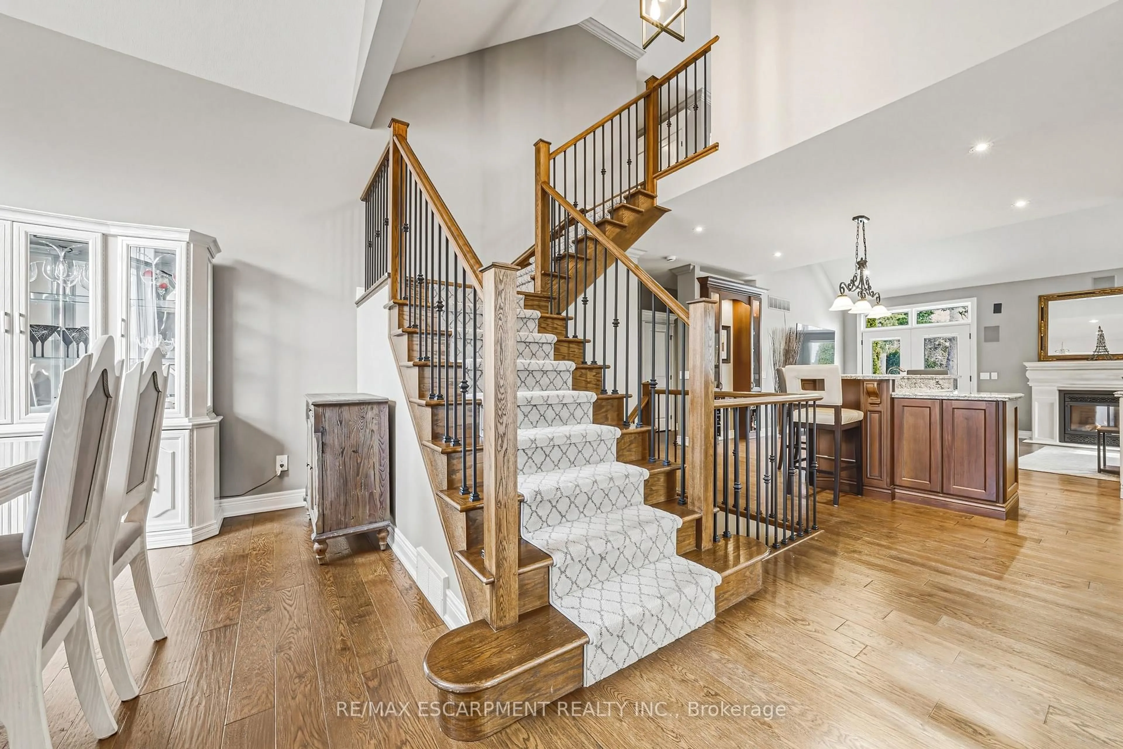 Stairs for 976 Shadeland Ave #3, Burlington Ontario L7T 2M5