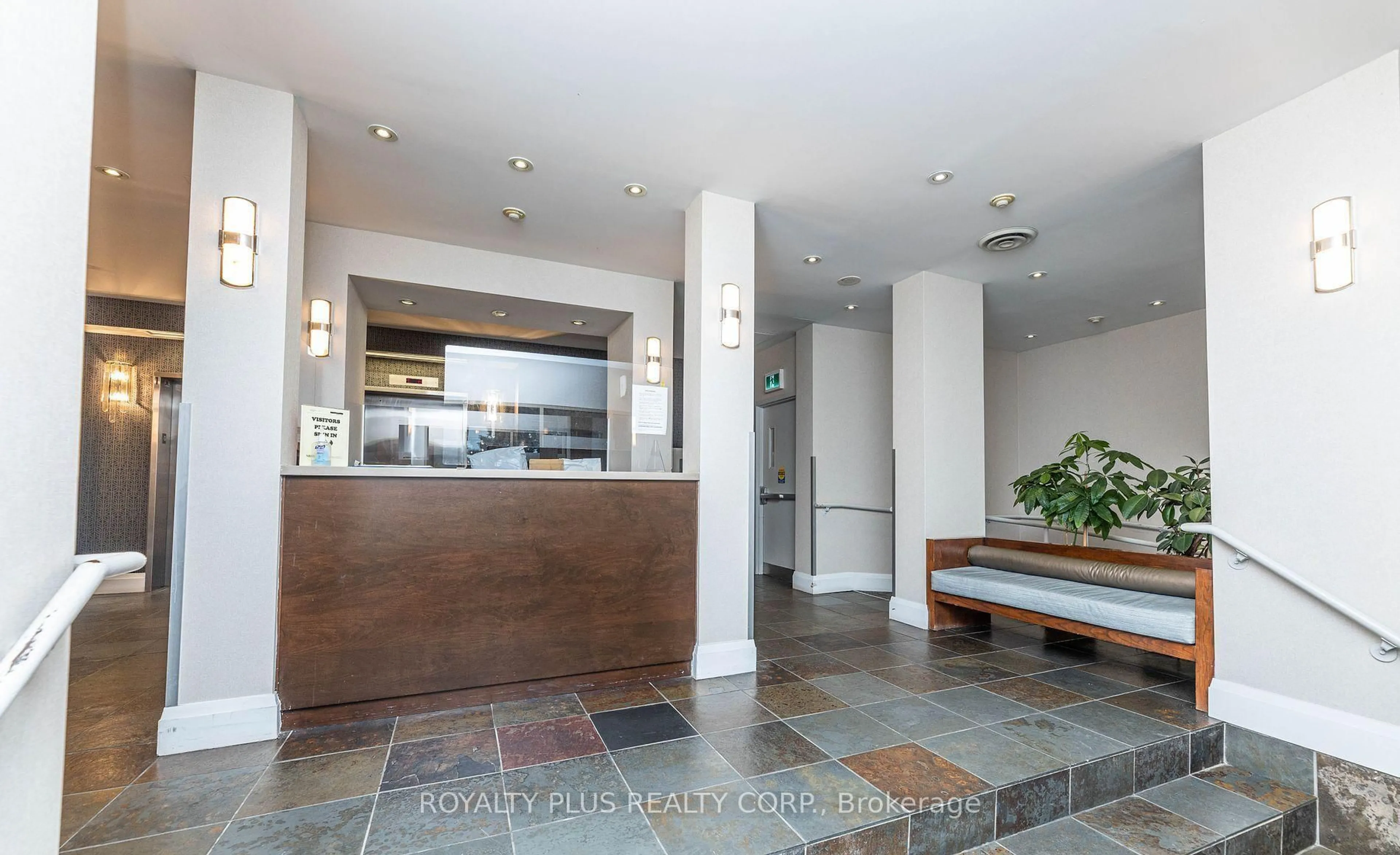 Indoor foyer for 2088 Lawrence Ave #812, Toronto Ontario M9N 1J1