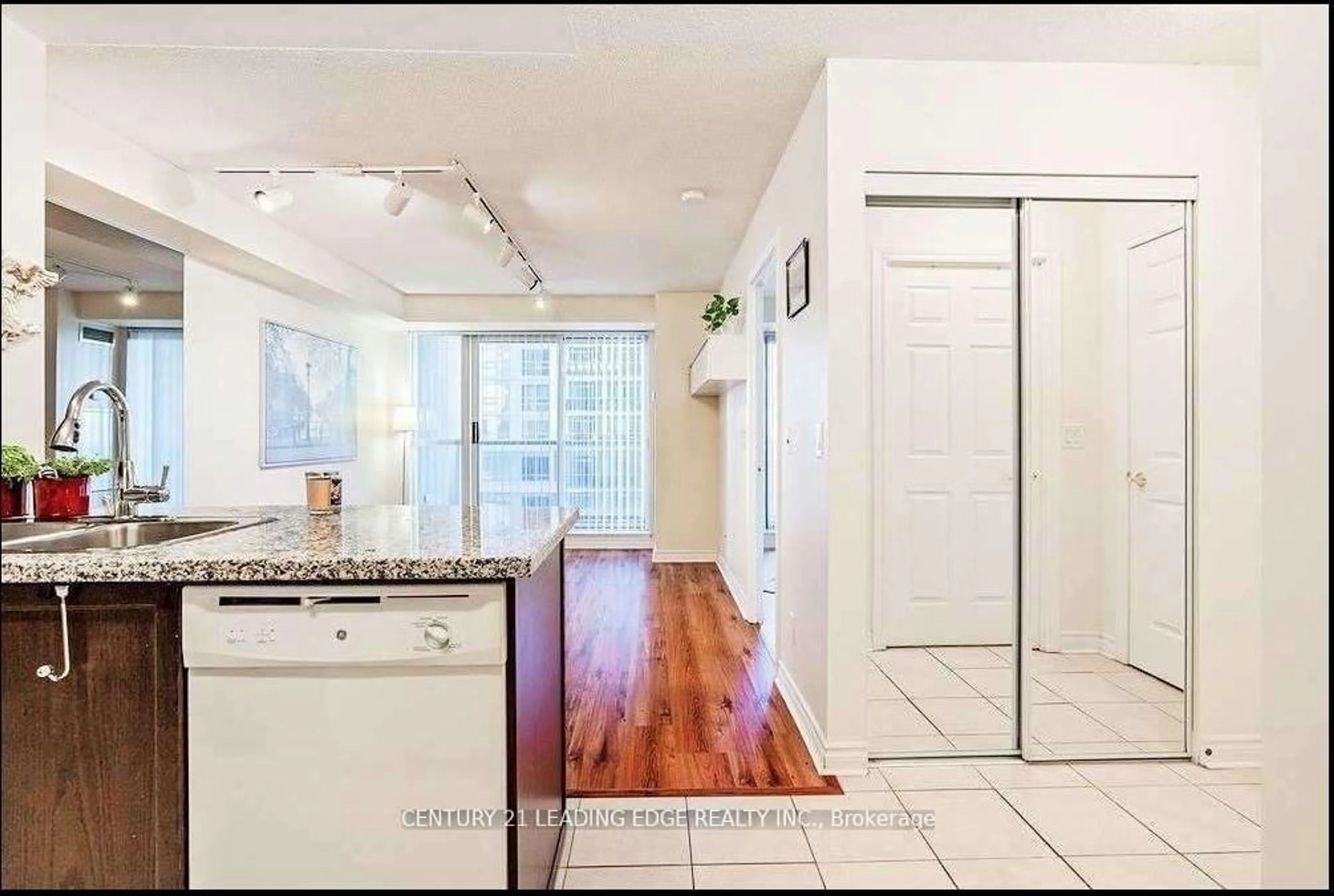 Standard kitchen, unknown for 5 Michael Power Pl #505, Toronto Ontario M9A 0A3