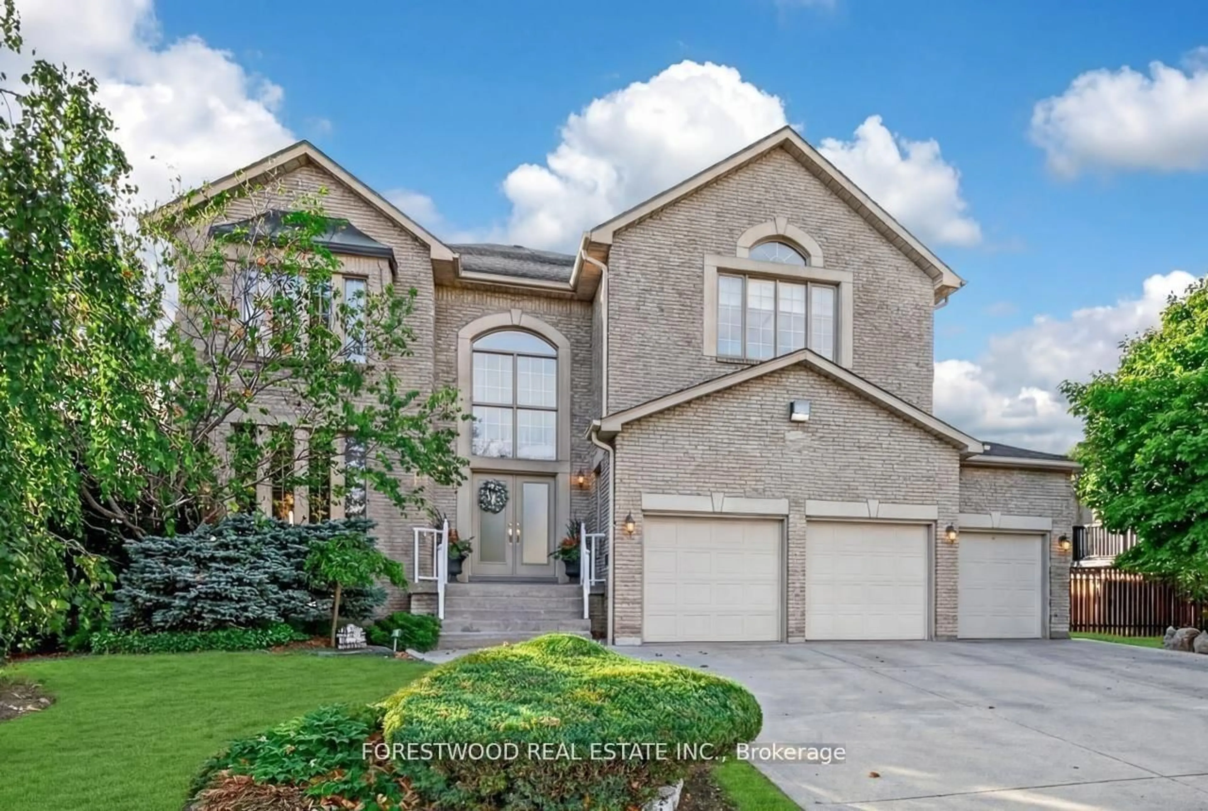 Home with brick exterior material, street for 971 Lovingston Cres, Mississauga Ontario L4W 3V7