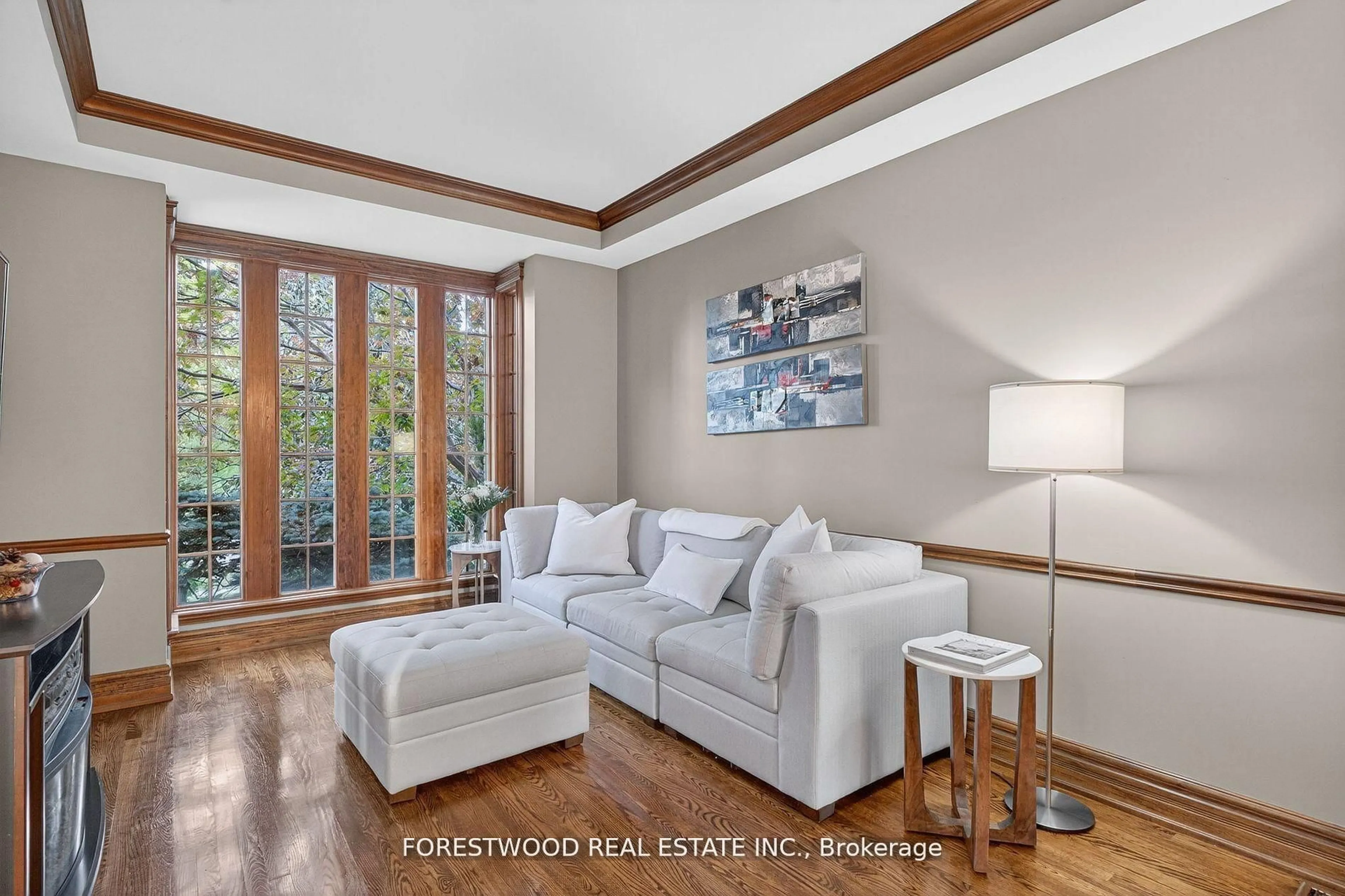 Living room with furniture, unknown for 971 Lovingston Cres, Mississauga Ontario L4W 3V7