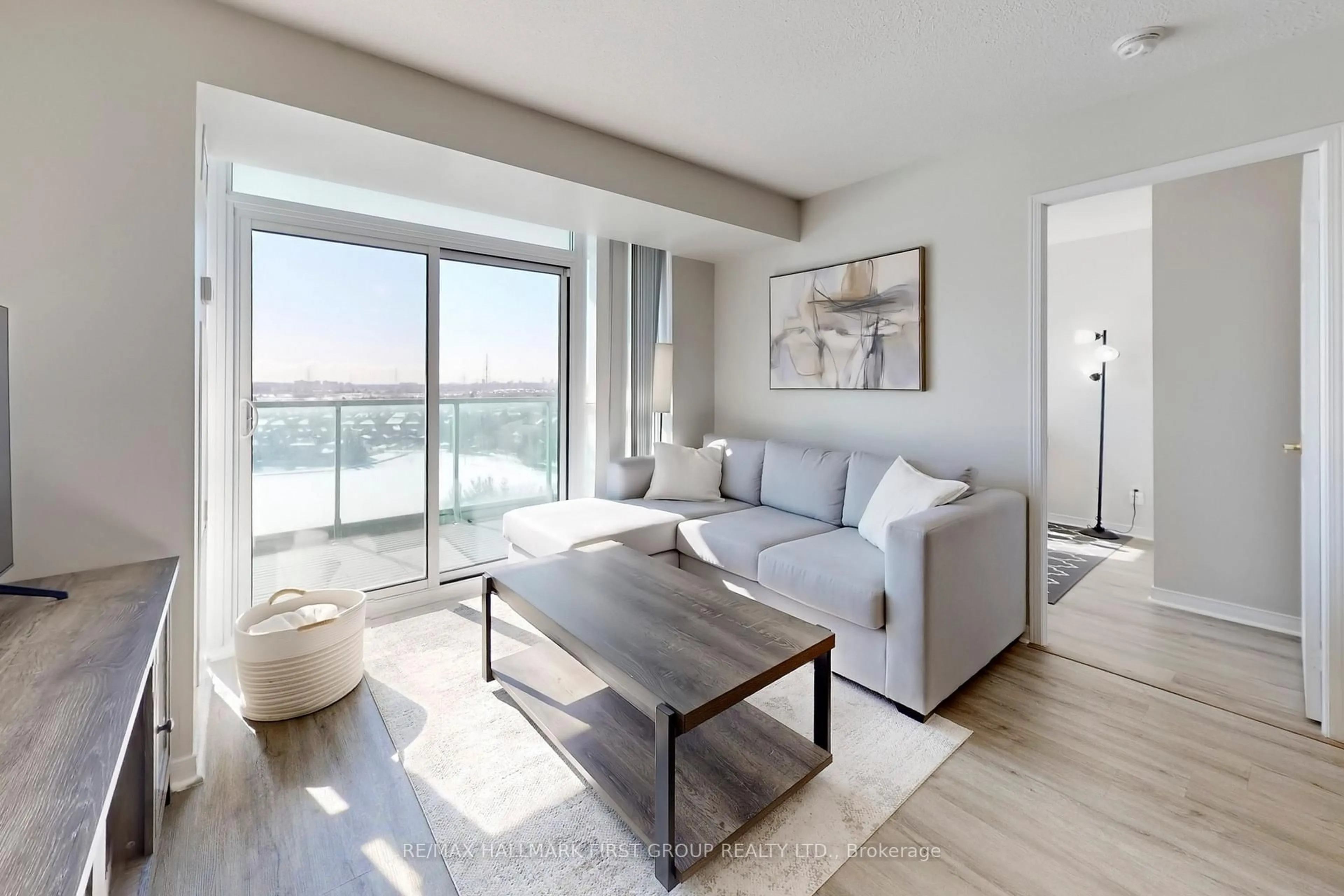 Living room with furniture, unknown for 4900 Glen Erin Dr #1007, Mississauga Ontario L5M 7S2