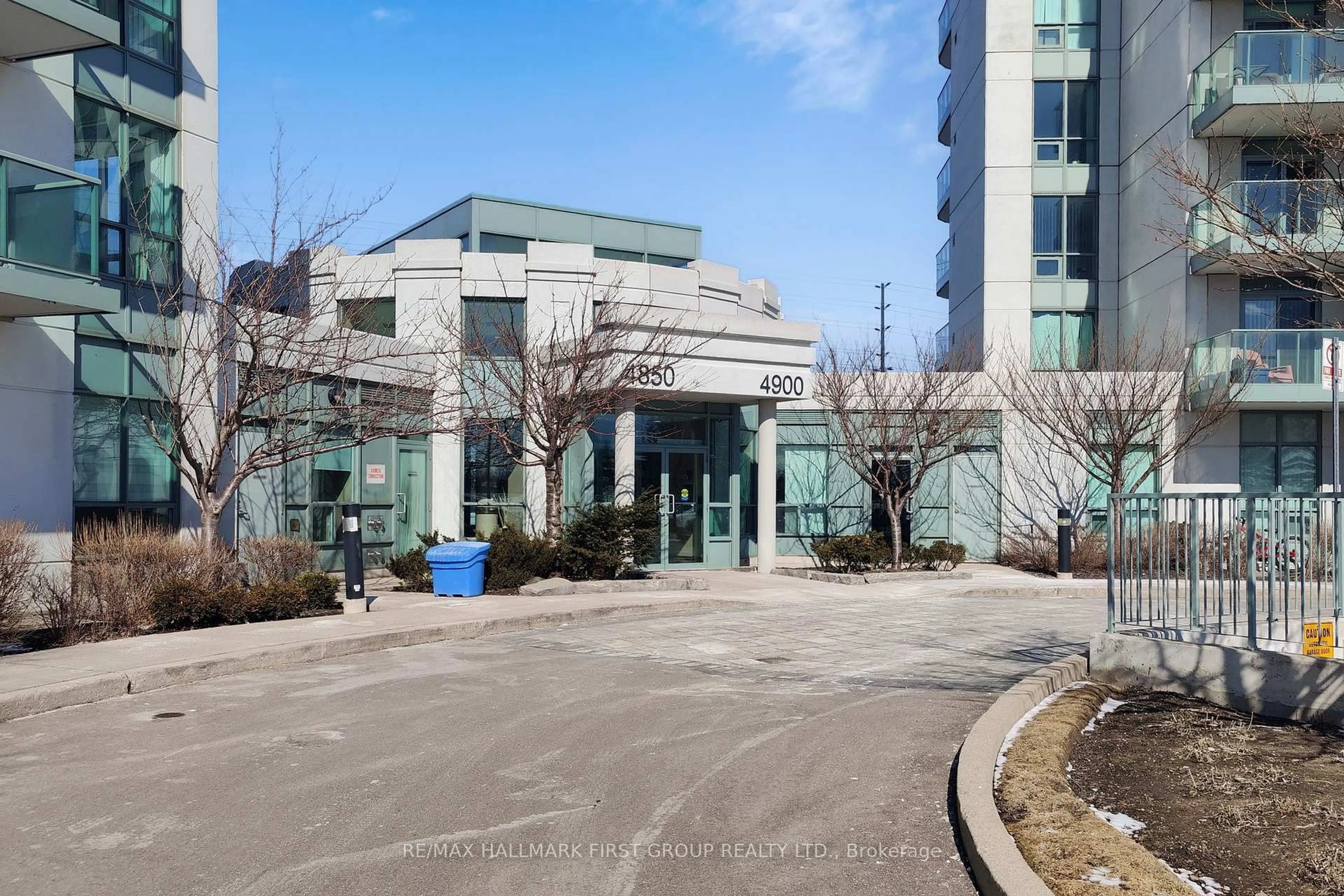 Indoor foyer for 4900 Glen Erin Dr #1007, Mississauga Ontario L5M 7S2