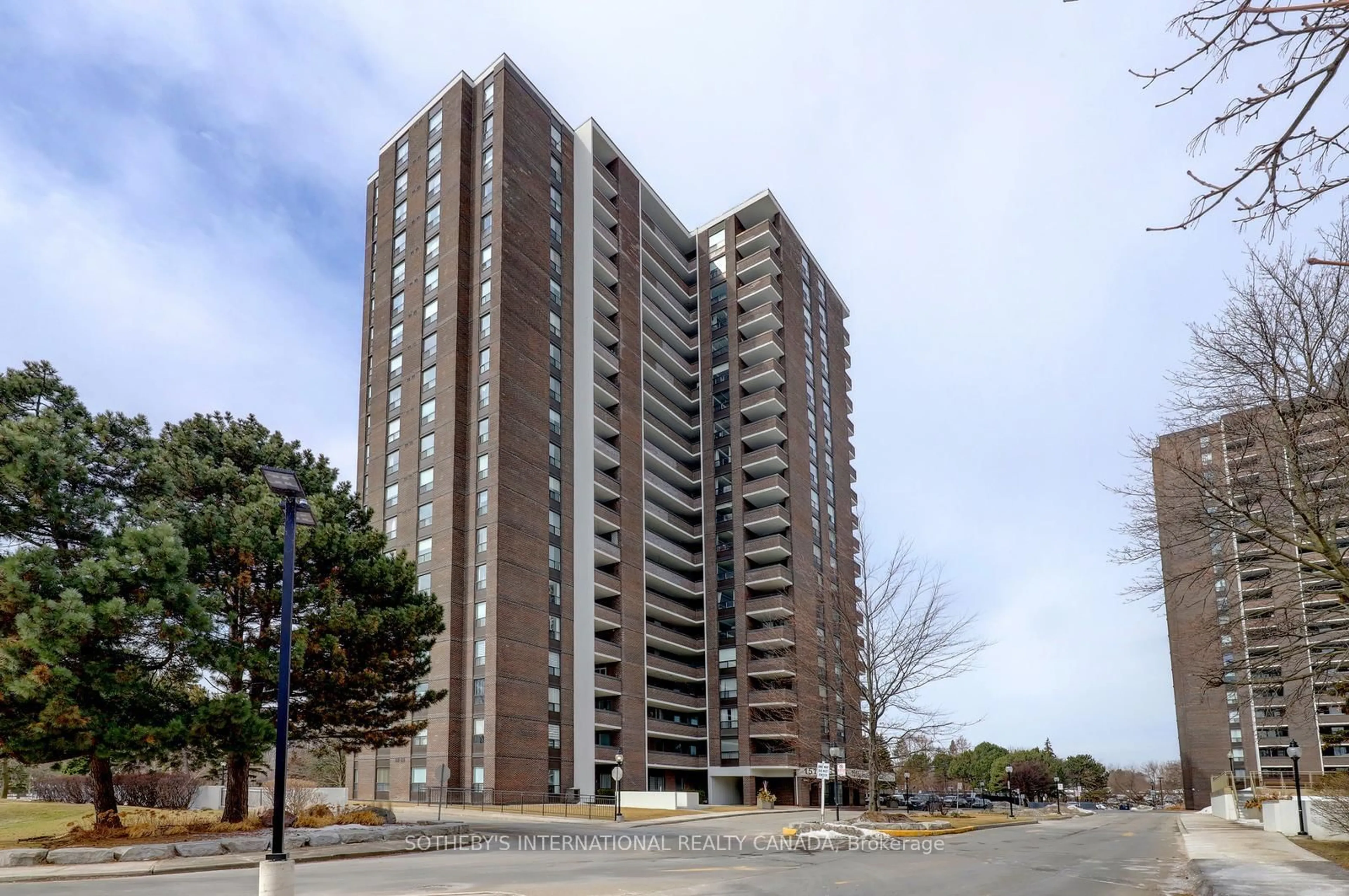 Unknown for 1515 Lakeshore Rd #104, Mississauga Ontario L5E 3E2