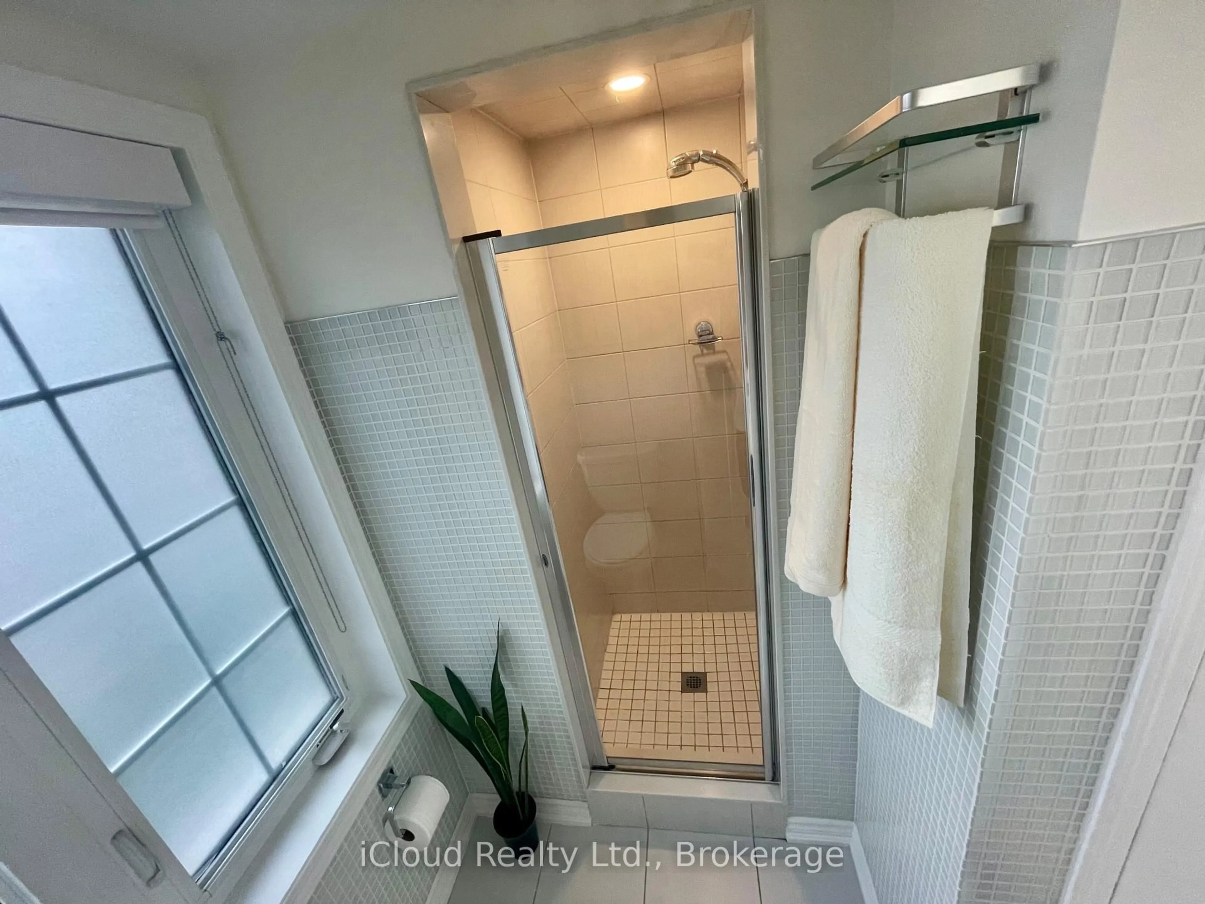 Contemporary bathroom, ceramic/tile floor for 1222 Rose Way #73, Milton Ontario L9E 1P1