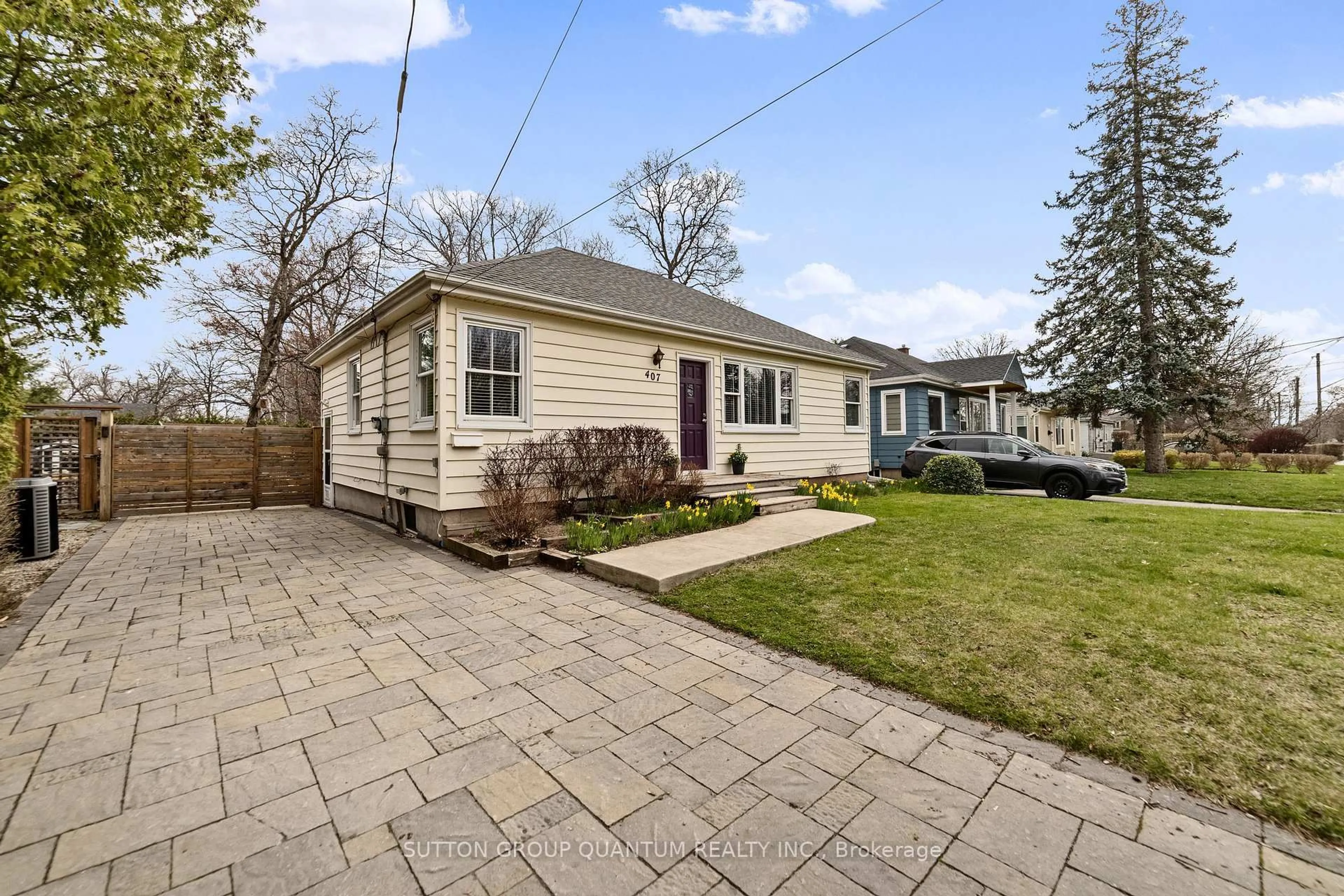 Unknown for 407 Queen Mary Dr, Oakville Ontario L6K 3M2