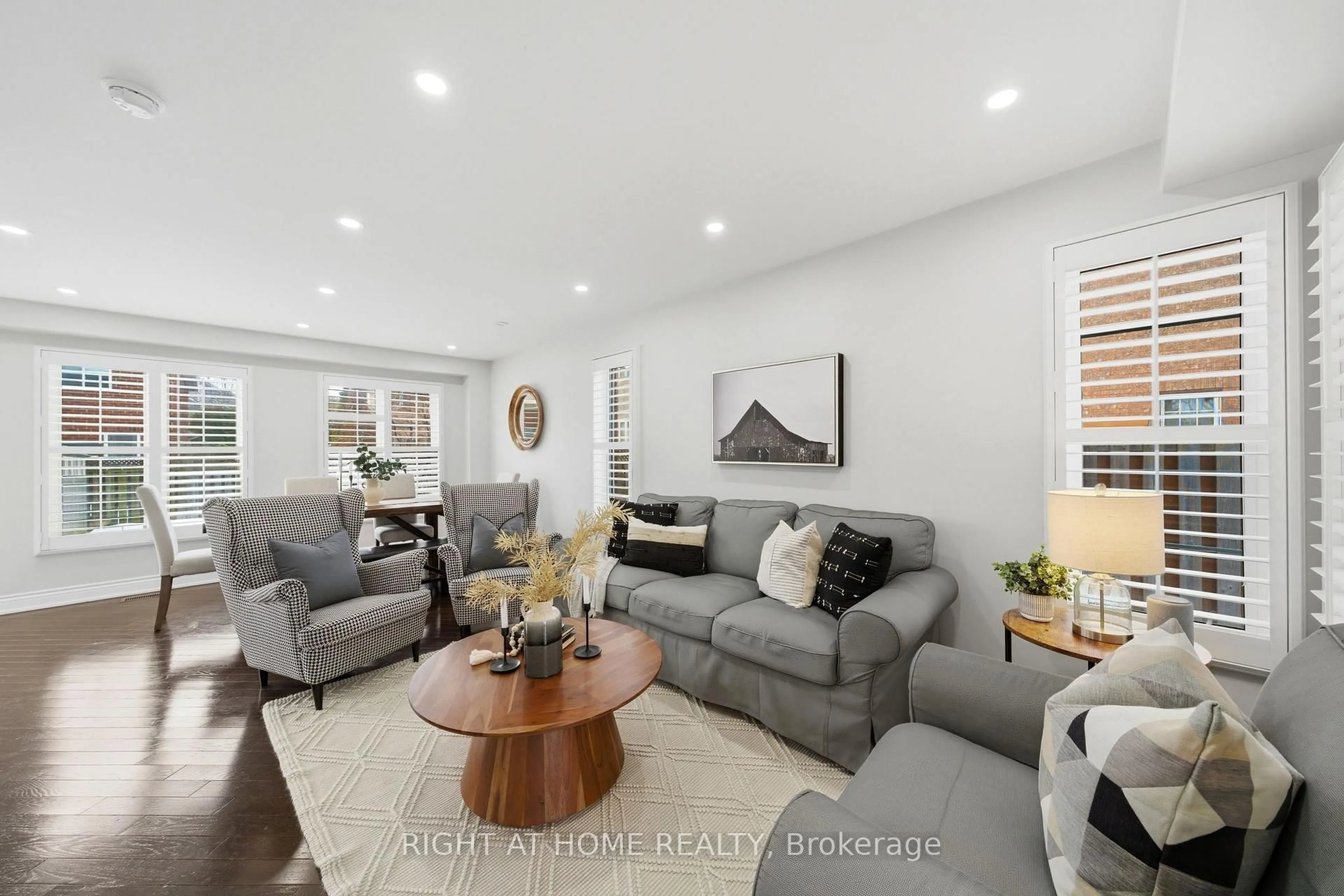 Living room with furniture, unknown for 2230 Sutton Dr, Burlington Ontario L7L 7K4