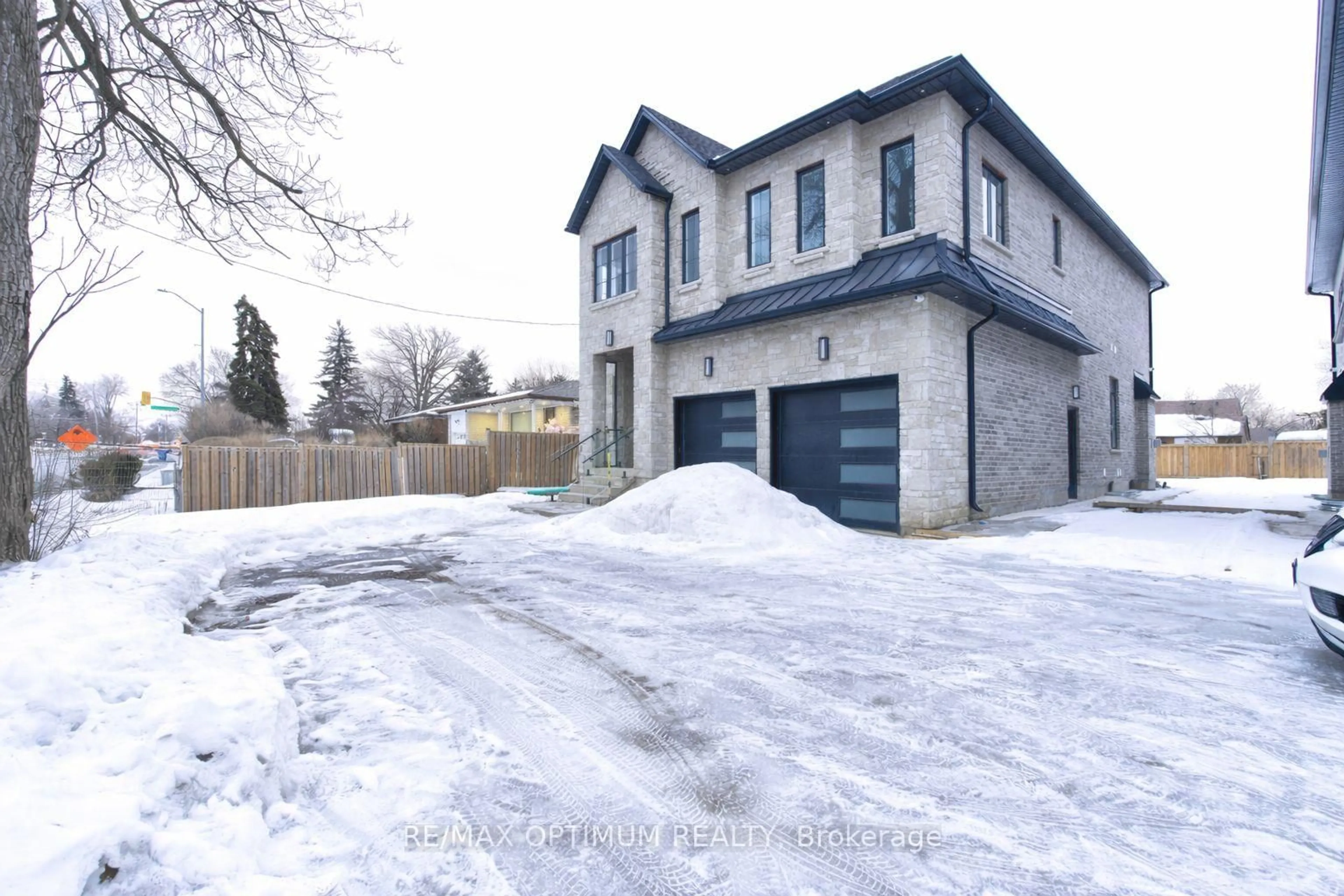 Home with brick exterior material, street for 30 Mclaughlin Rd, Brampton Ontario L6X 1Y7