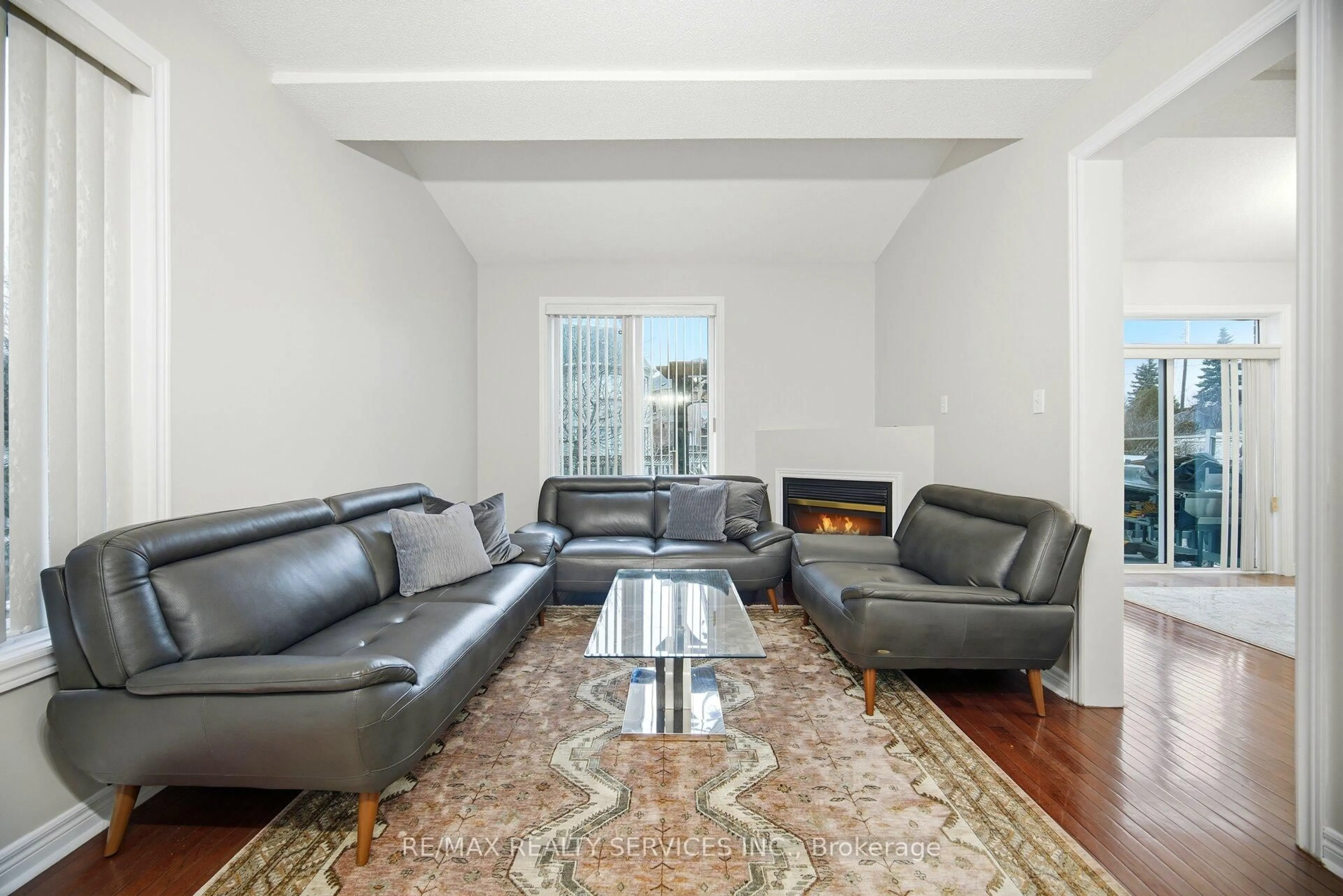 Living room with furniture, unknown for 31 Seahorse Ave, Brampton Ontario L6V 4N7