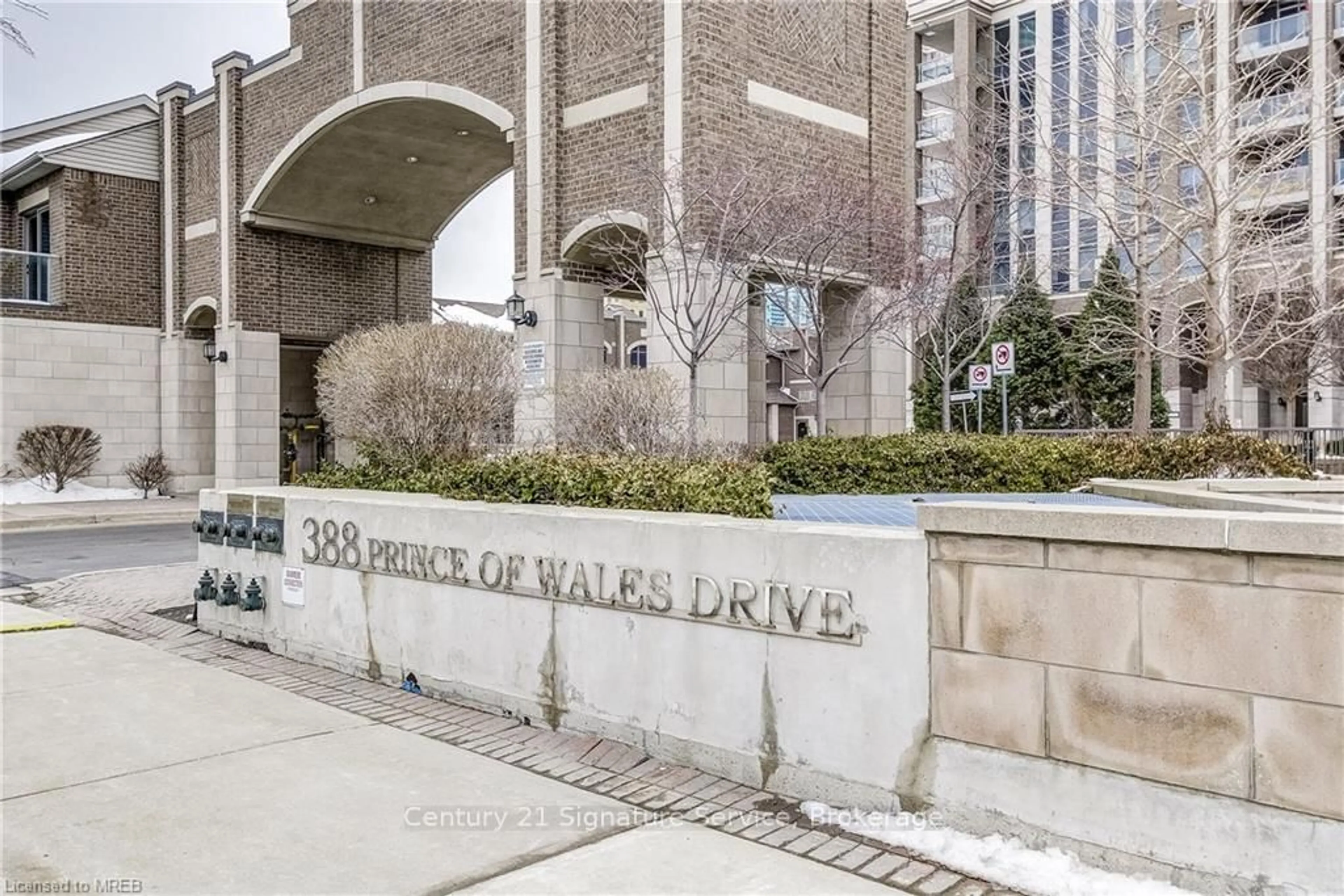Indoor foyer for 388 Prince Of Wales Dr #2202, Mississauga Ontario L5B 0A1