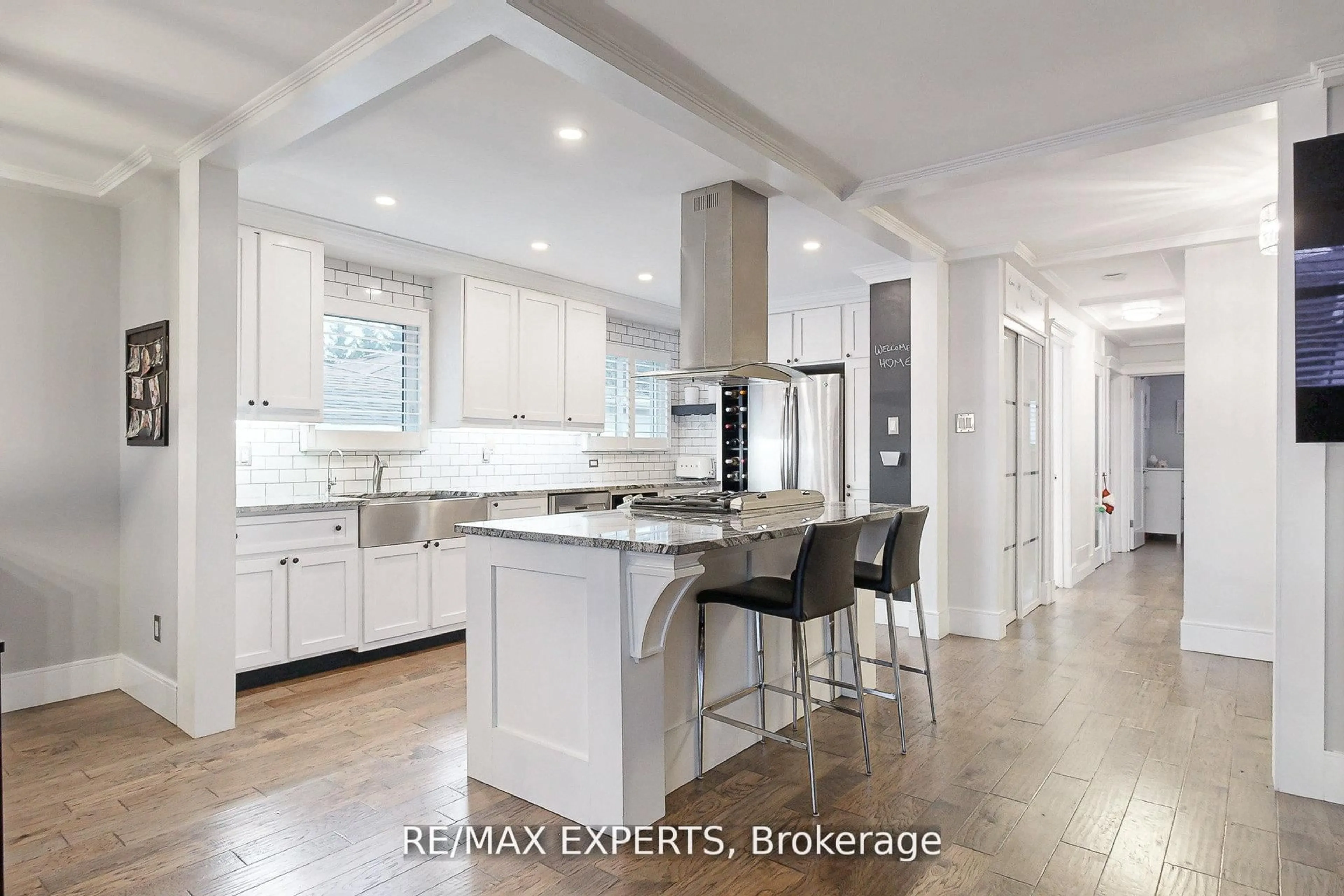 Open concept kitchen, ceramic/tile floor for 4323 Forsyth Blvd, Burlington Ontario L7L 2M2