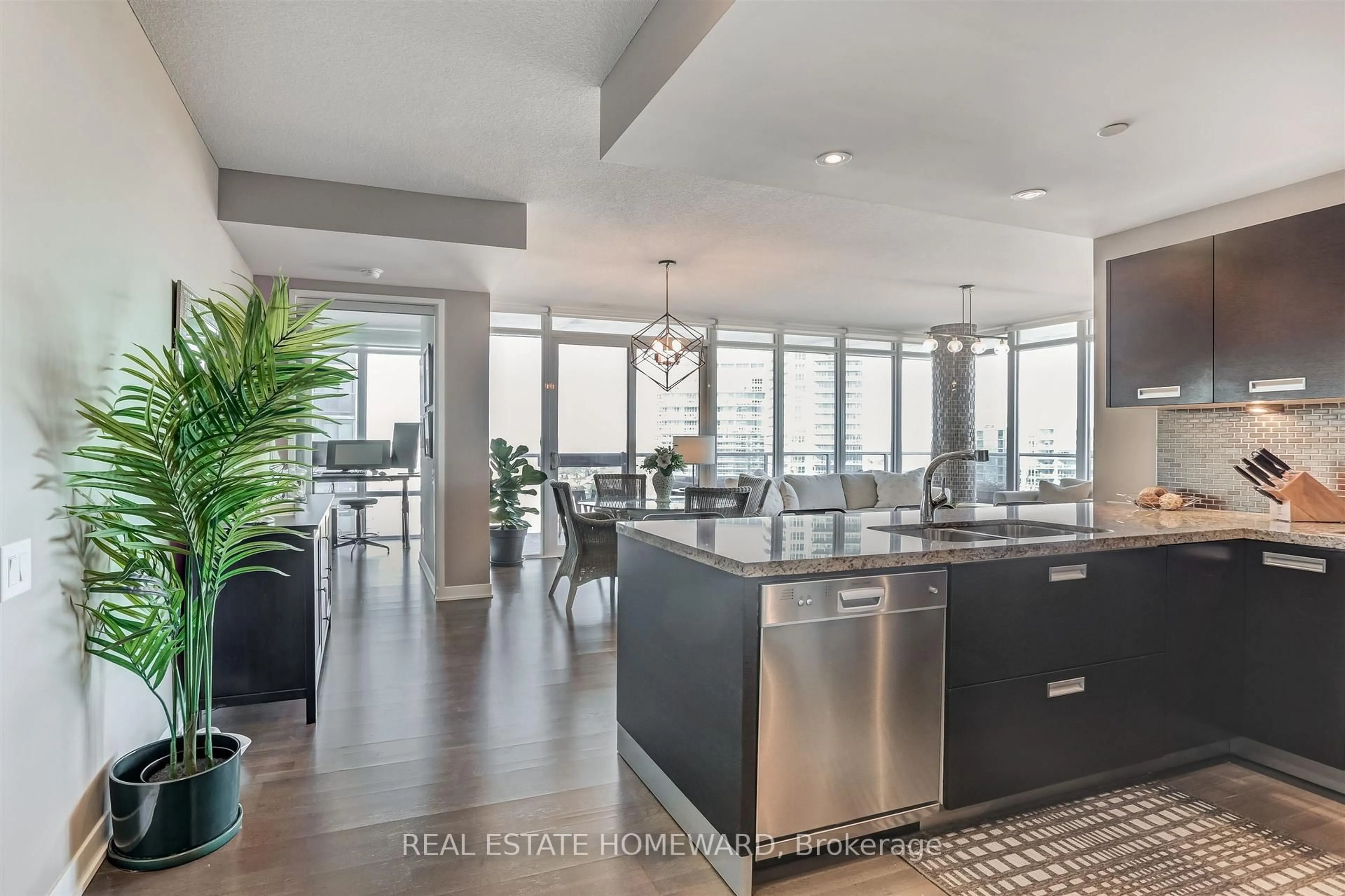 Open concept kitchen, unknown for 90 Park Lawn Rd #2316, Toronto Ontario M8Y 0B6