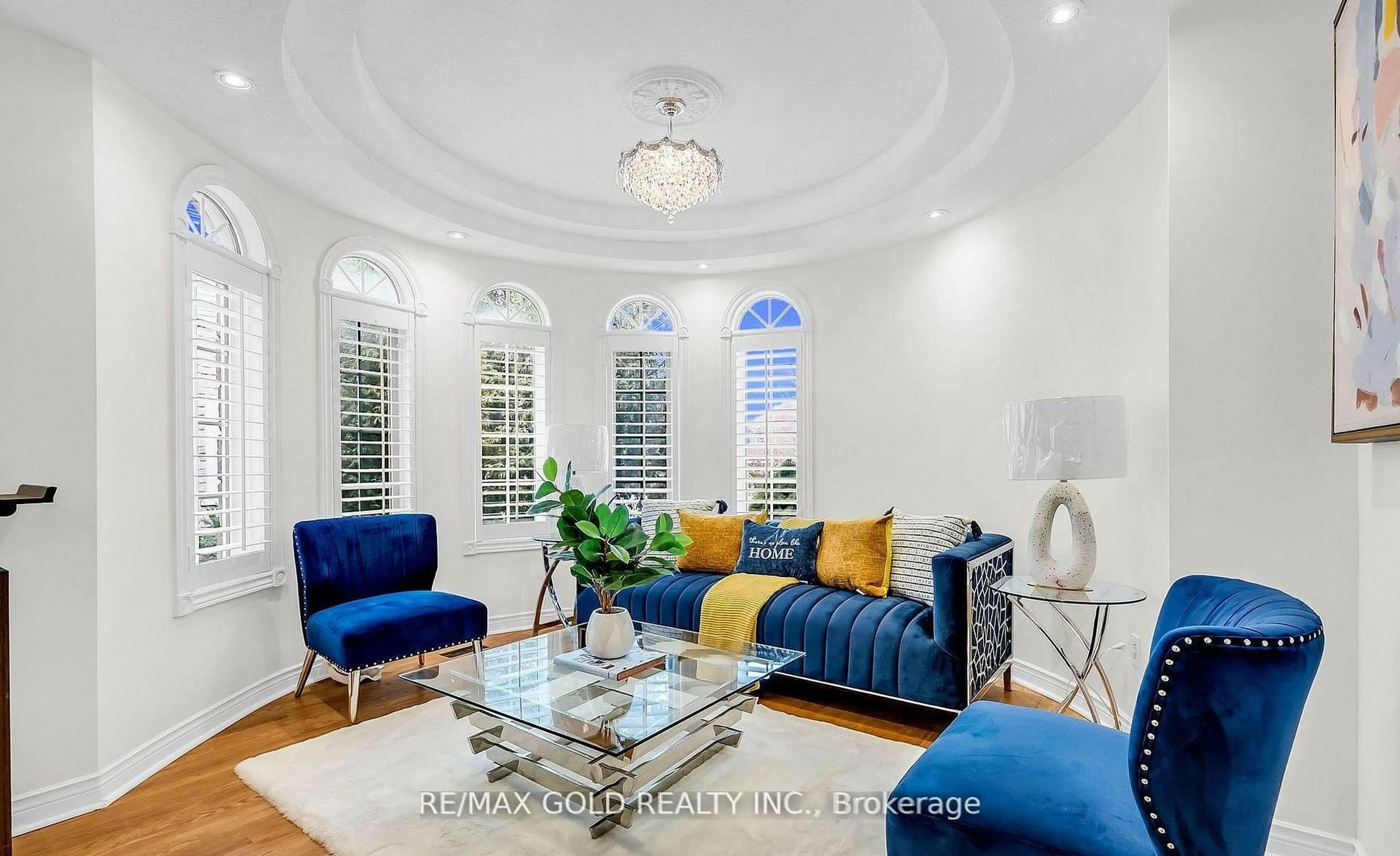 Living room with furniture, unknown for 343 Bristol Rd, Mississauga Ontario L4Z 3V6