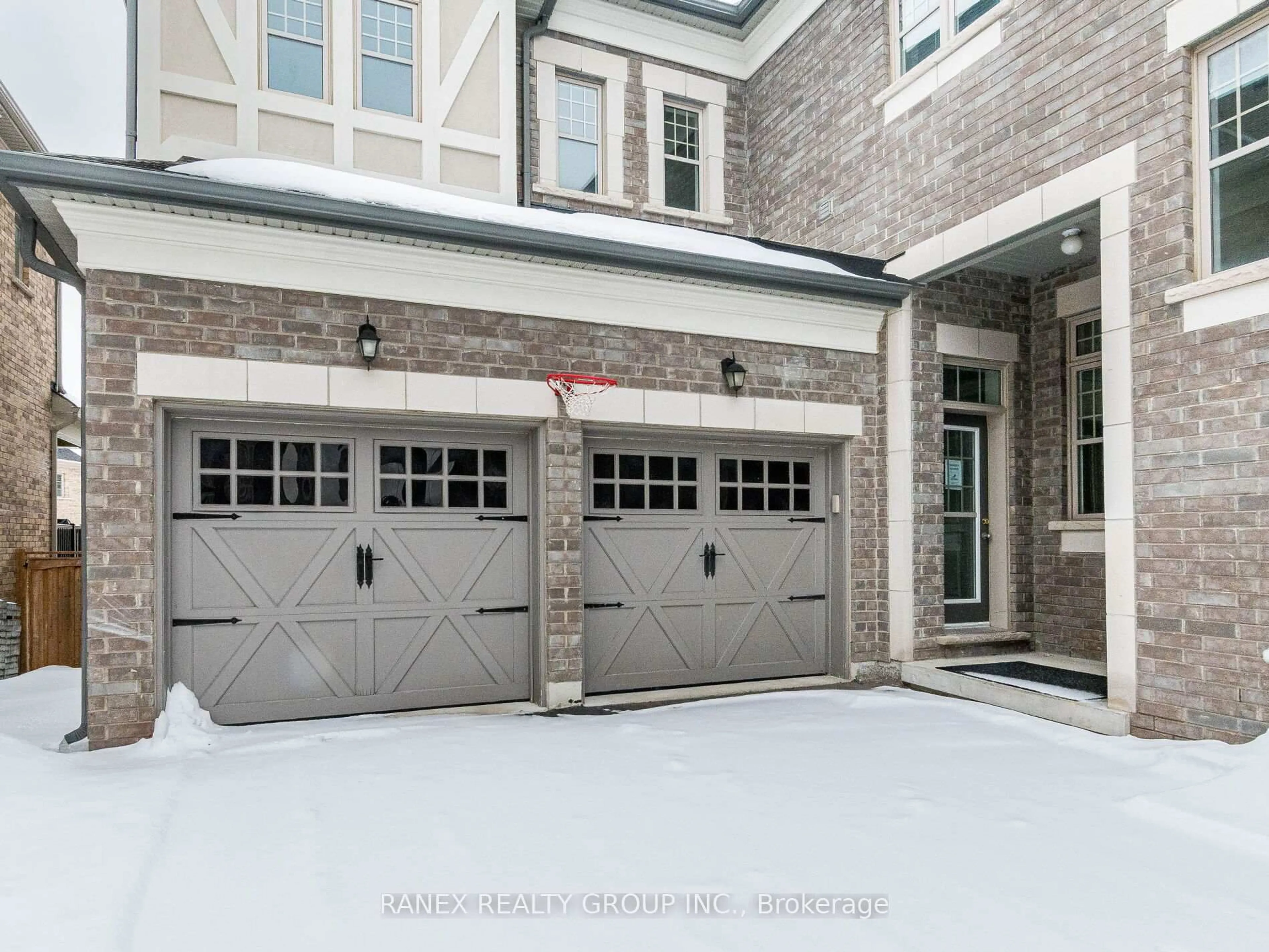 Indoor garage for 13 John Carroll Dr, Brampton Ontario L6P 4K5