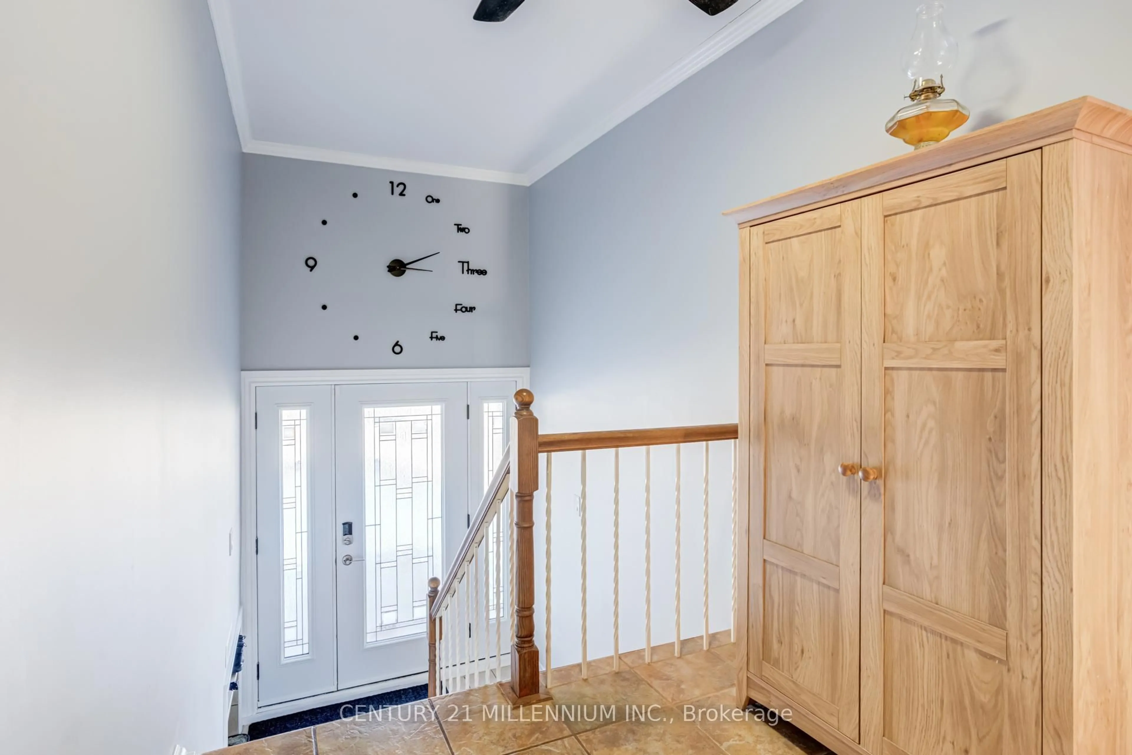 Indoor entryway for 18 MORGANDALE Cres, Orangeville Ontario L9W 3C7