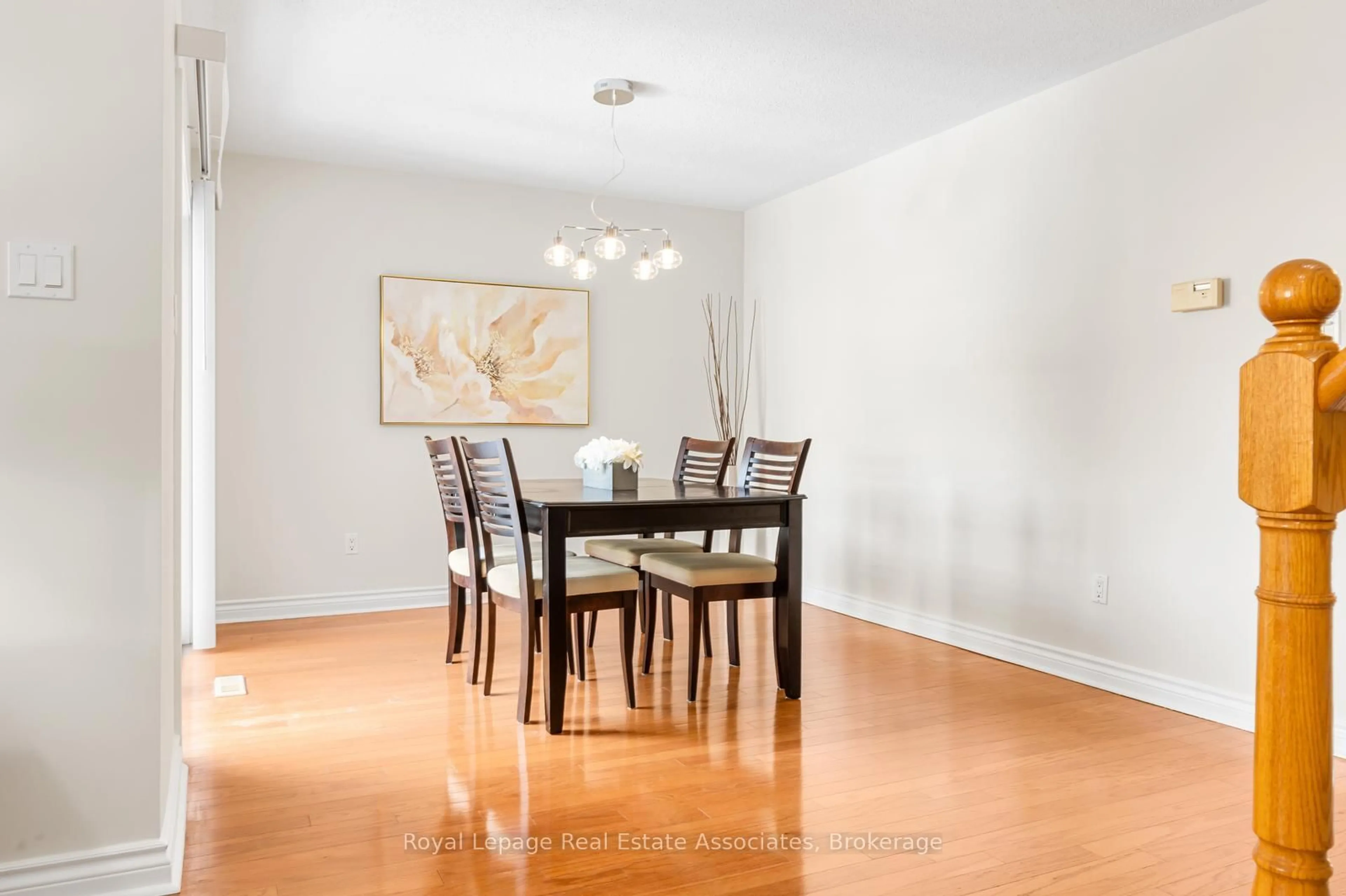 Dining room, wood/laminate floor for 5480 Glen Erin Dr #94, Mississauga Ontario L5M 5R3
