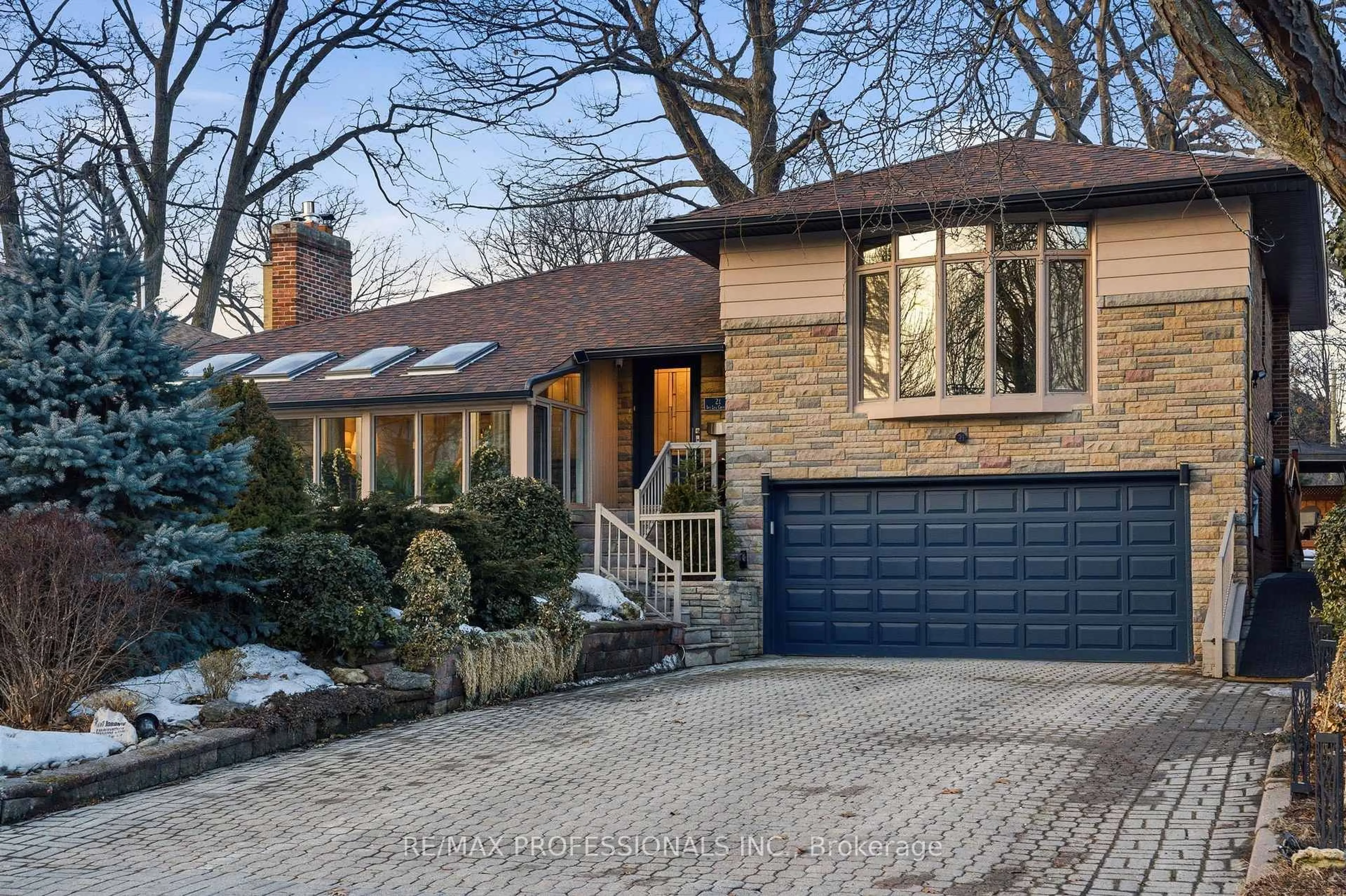 Home with brick exterior material, street for 21 Ivy Lea Cres, Toronto Ontario M8Y 2B5