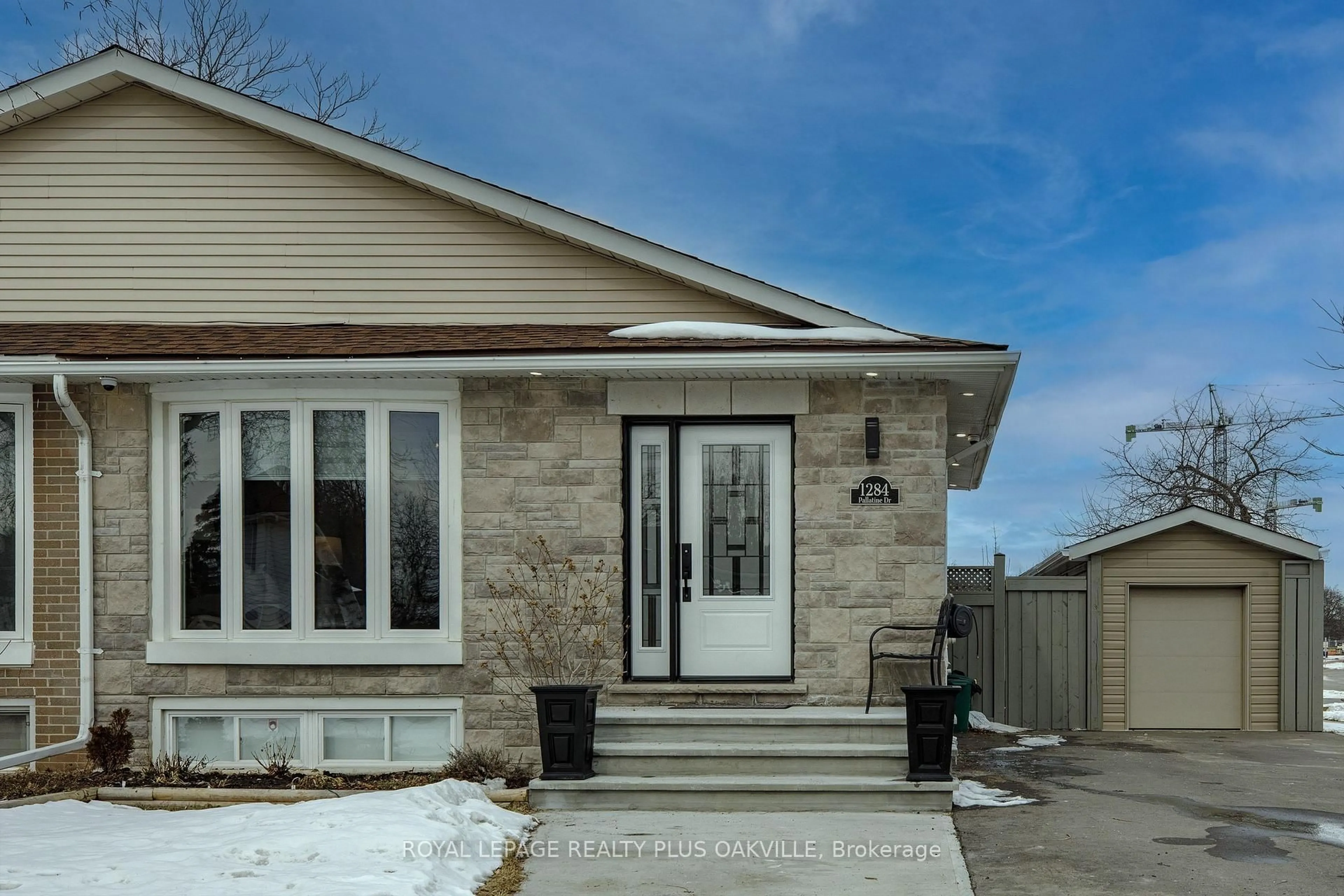 Home with brick exterior material, street for 1284 Pallatine Dr, Oakville Ontario L6H 1Z2