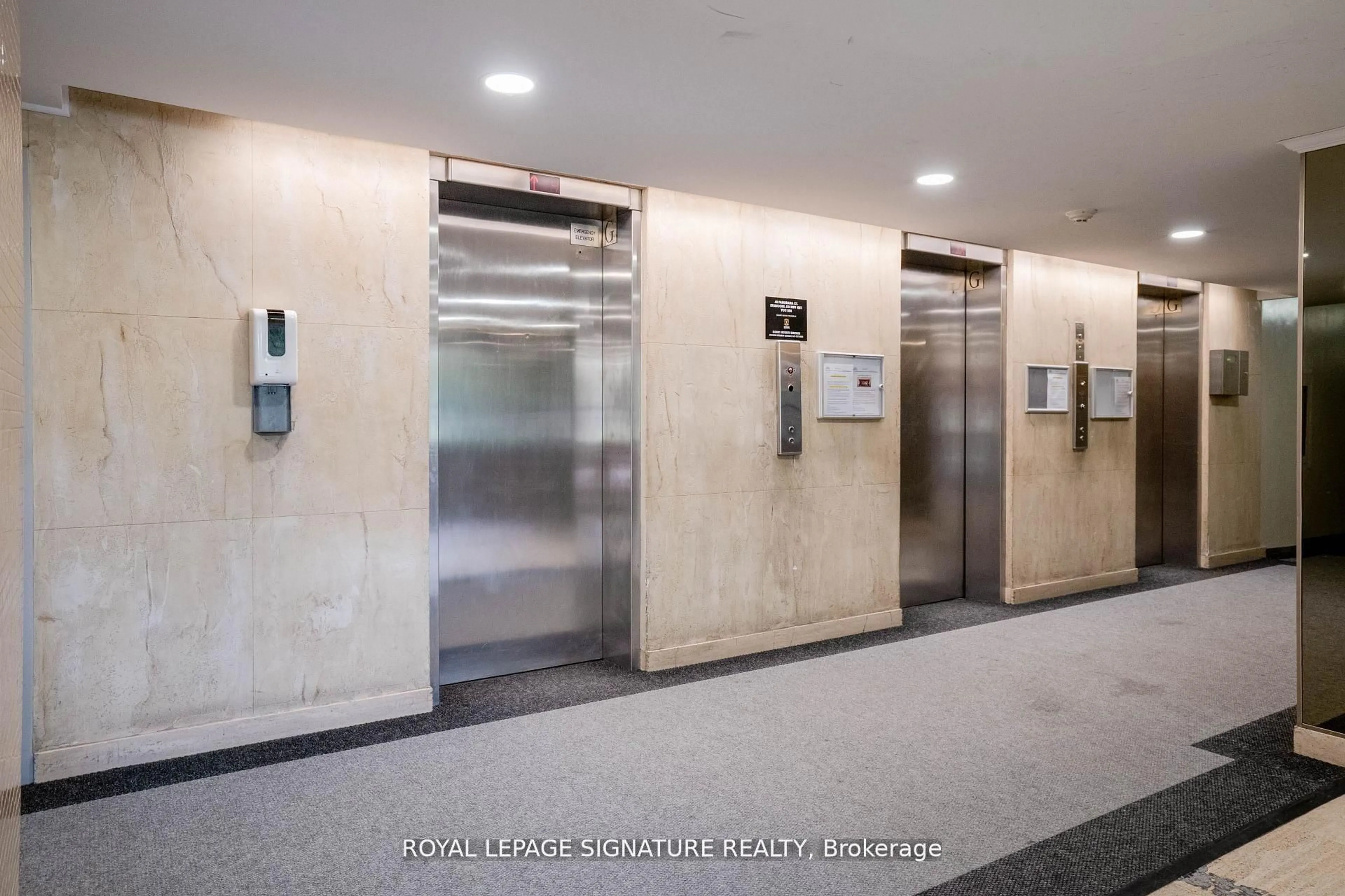 Indoor foyer for 40 Panorama Crt #1411, Toronto Ontario M9V 4M1