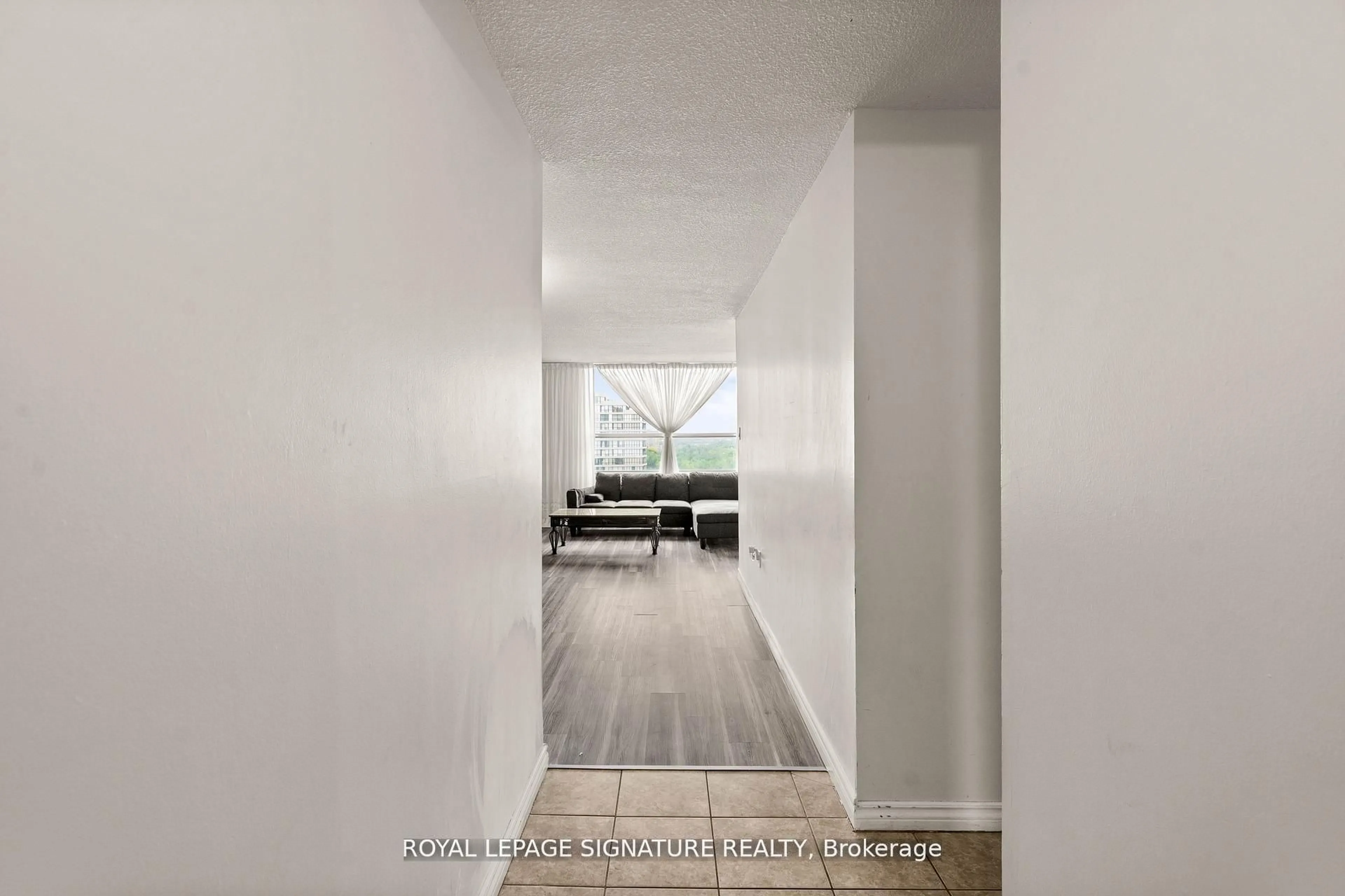 Unknown for 40 Panorama Crt #1411, Toronto Ontario M9V 4M1