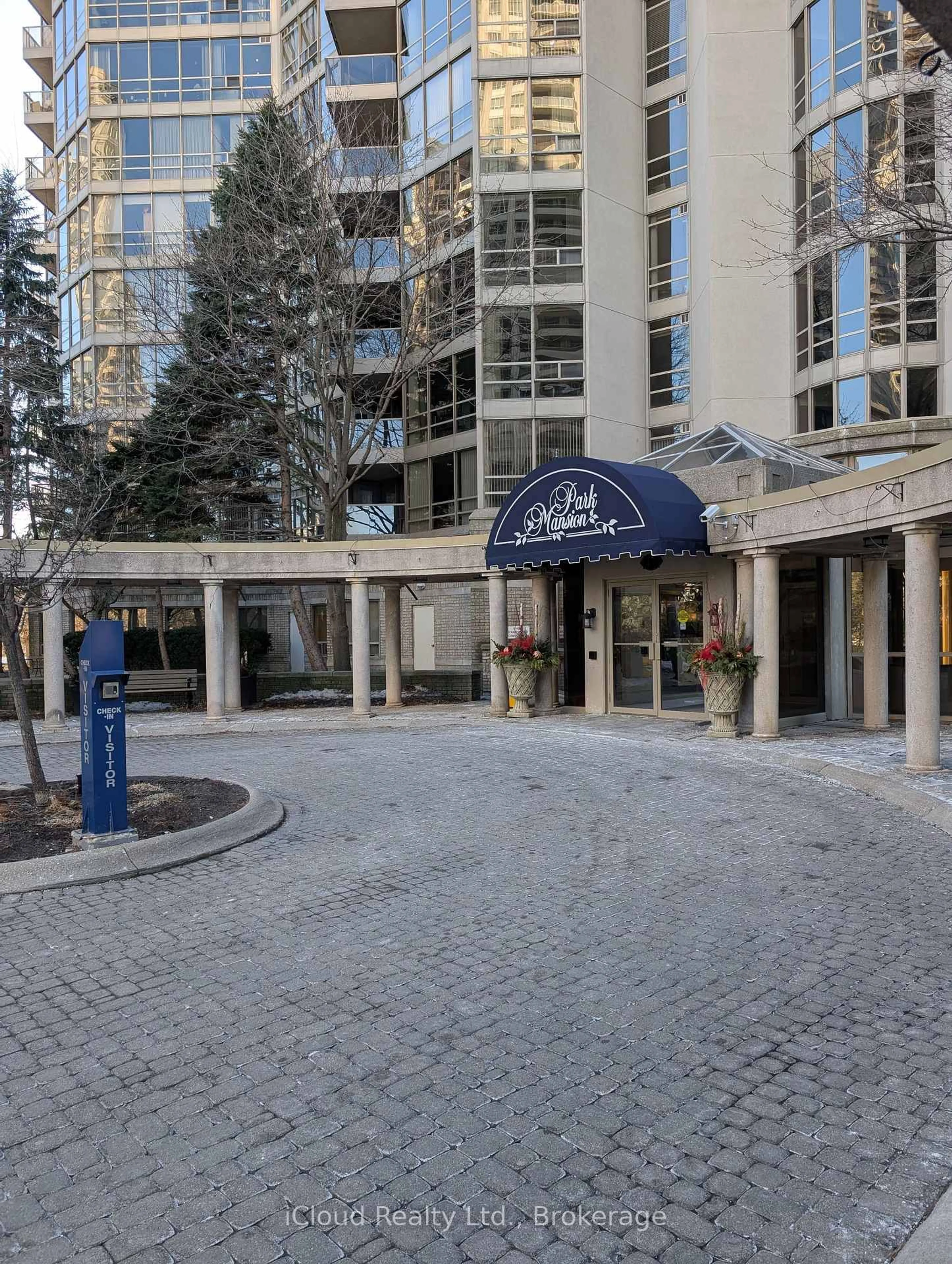 Indoor foyer for 45 Kingsbridge Garden Circ #1003, Mississauga Ontario L5R 3K4