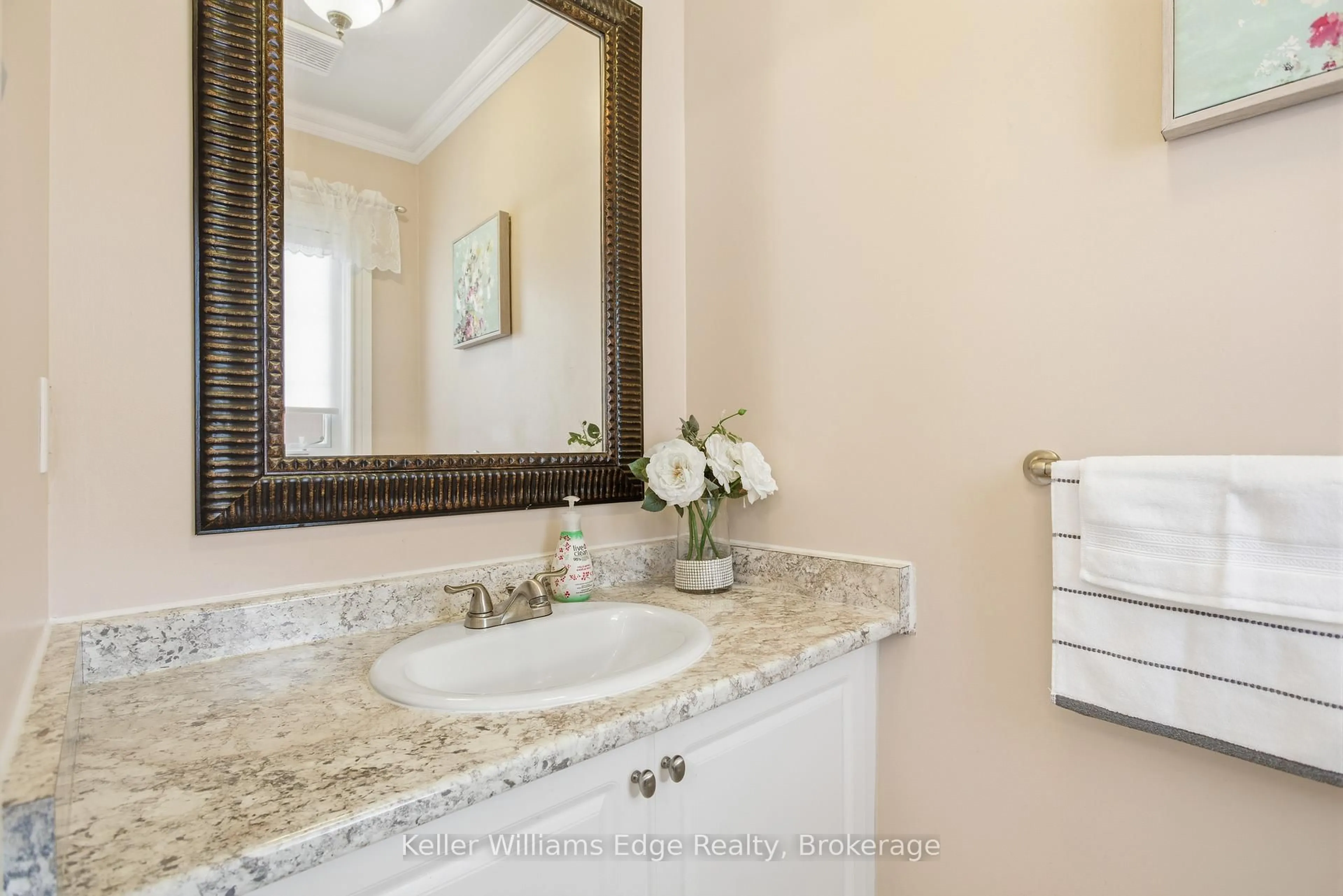 Standard bathroom, ceramic/tile floor for 2096 Golden Orchard Tr, Oakville Ontario L6M 3P1