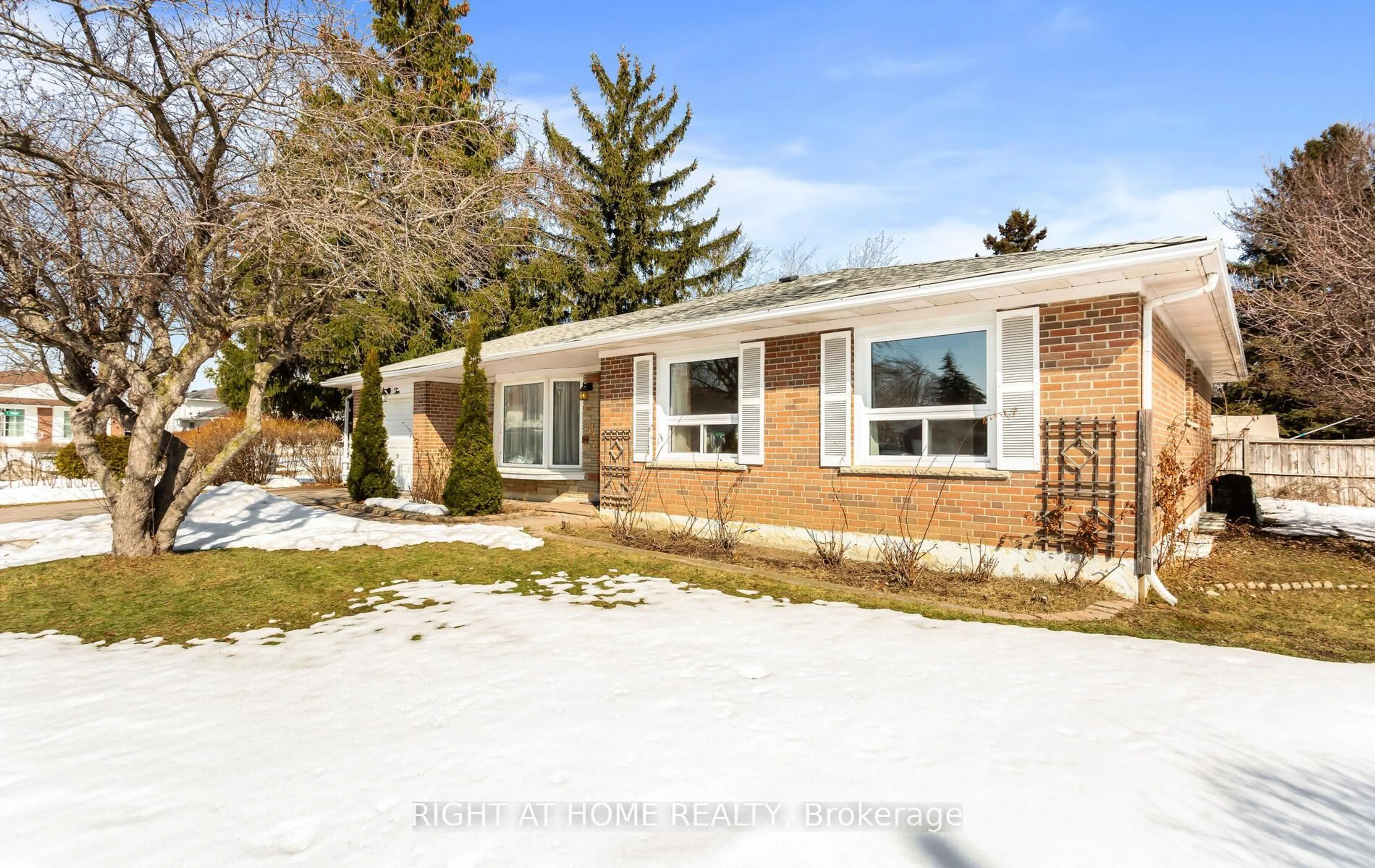 Home with brick exterior material, street for 410 Bartley Bull Pkwy, Brampton Ontario L6W 2L8