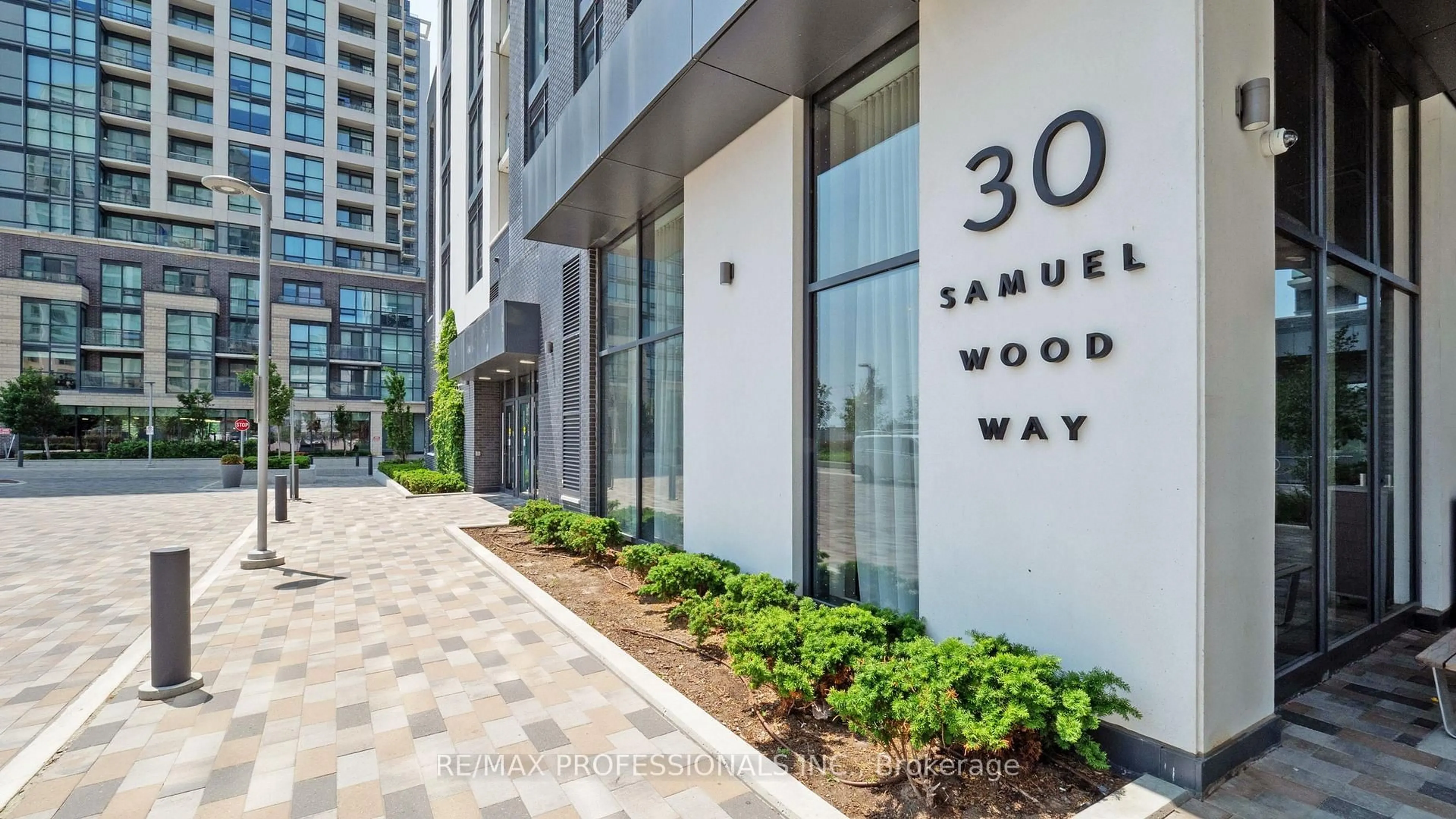 Indoor foyer for 30 Samuel Wood Way #2410, Toronto Ontario M9B 0C9