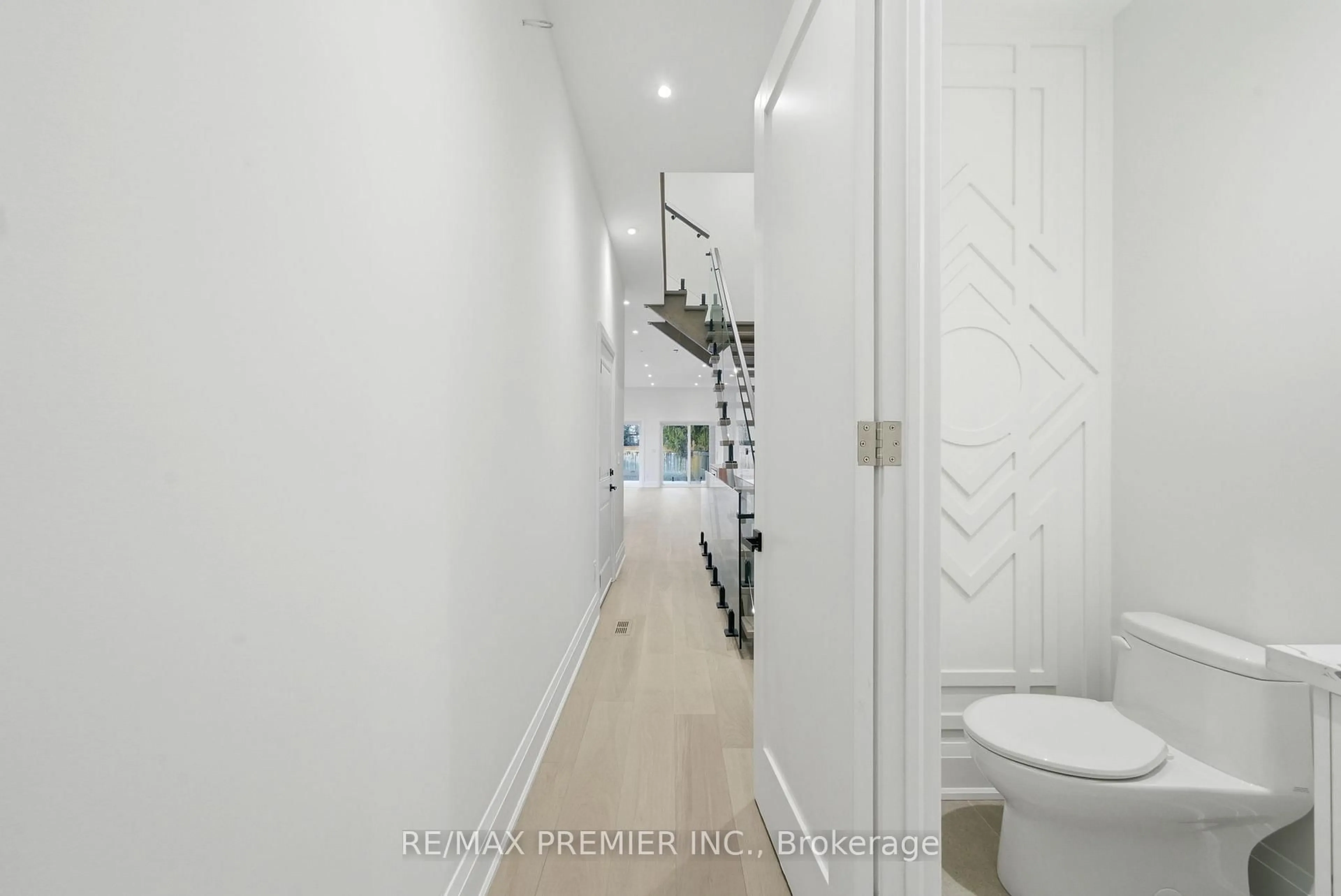 Unknown for 23B Maple Ave, Mississauga Ontario L5H 2S1