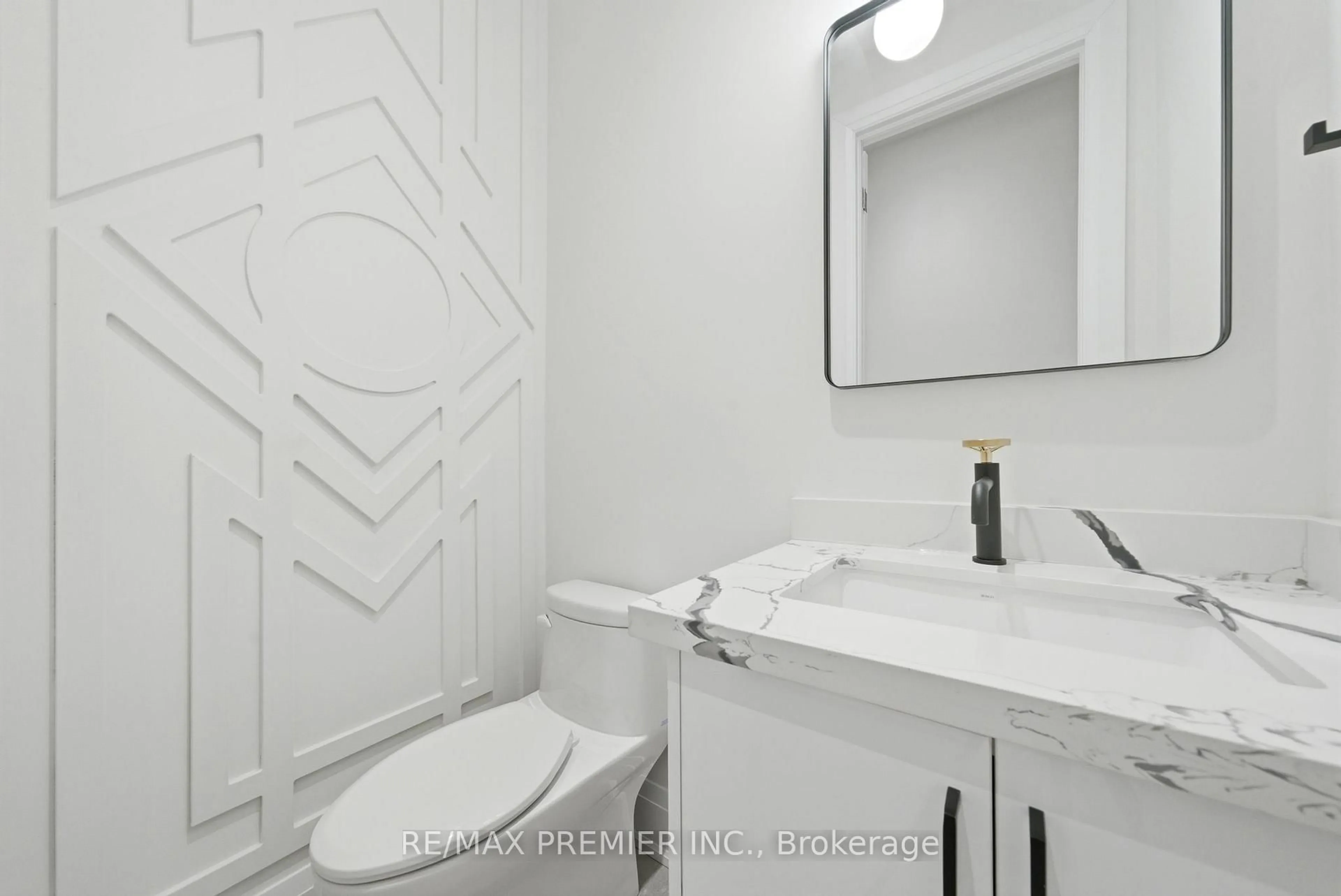 Standard bathroom, ceramic/tile floor for 23B Maple Ave, Mississauga Ontario L5H 2S1