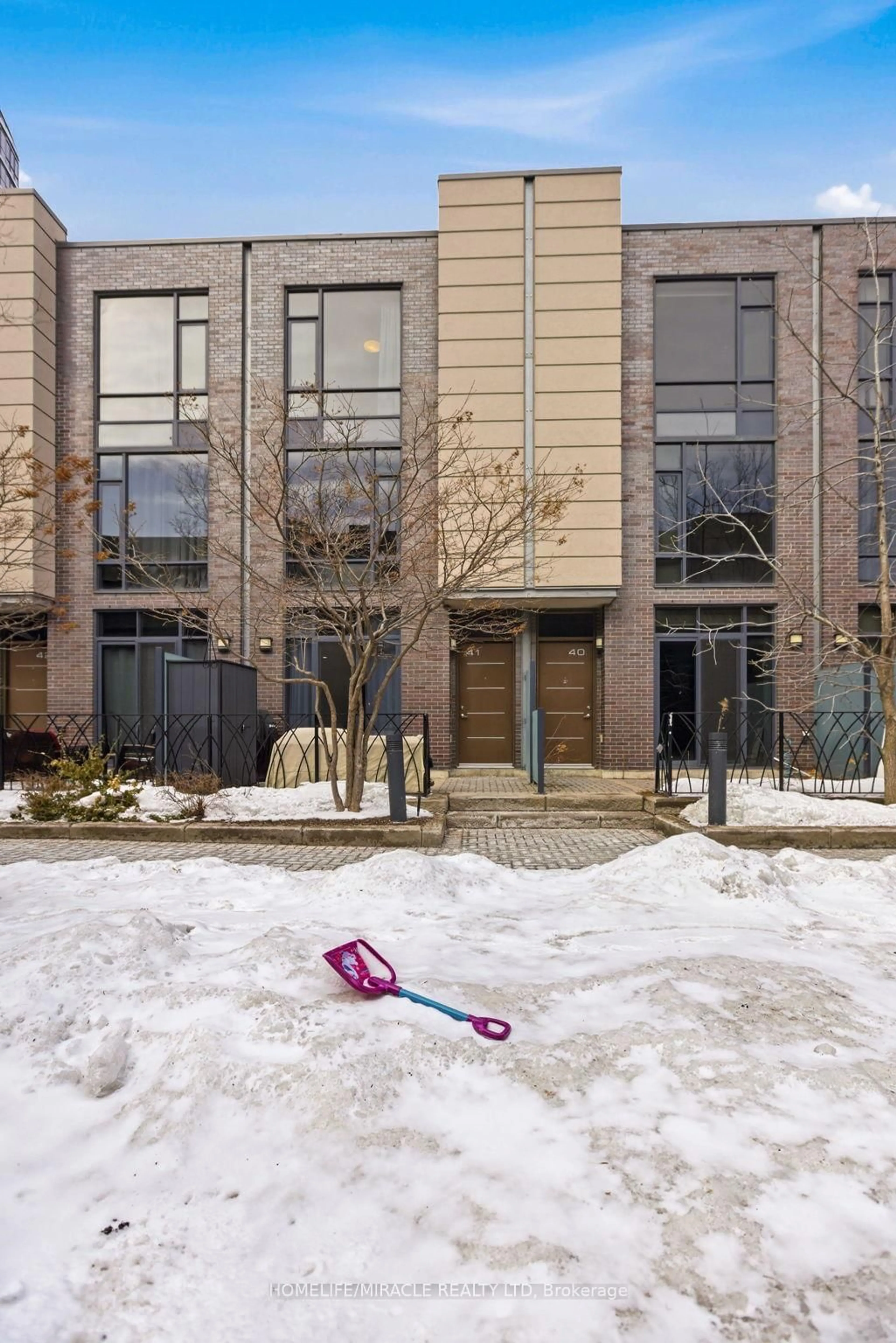 Unknown for 23 Valhalla Inn Rd #41, Toronto Ontario M9B 0B3