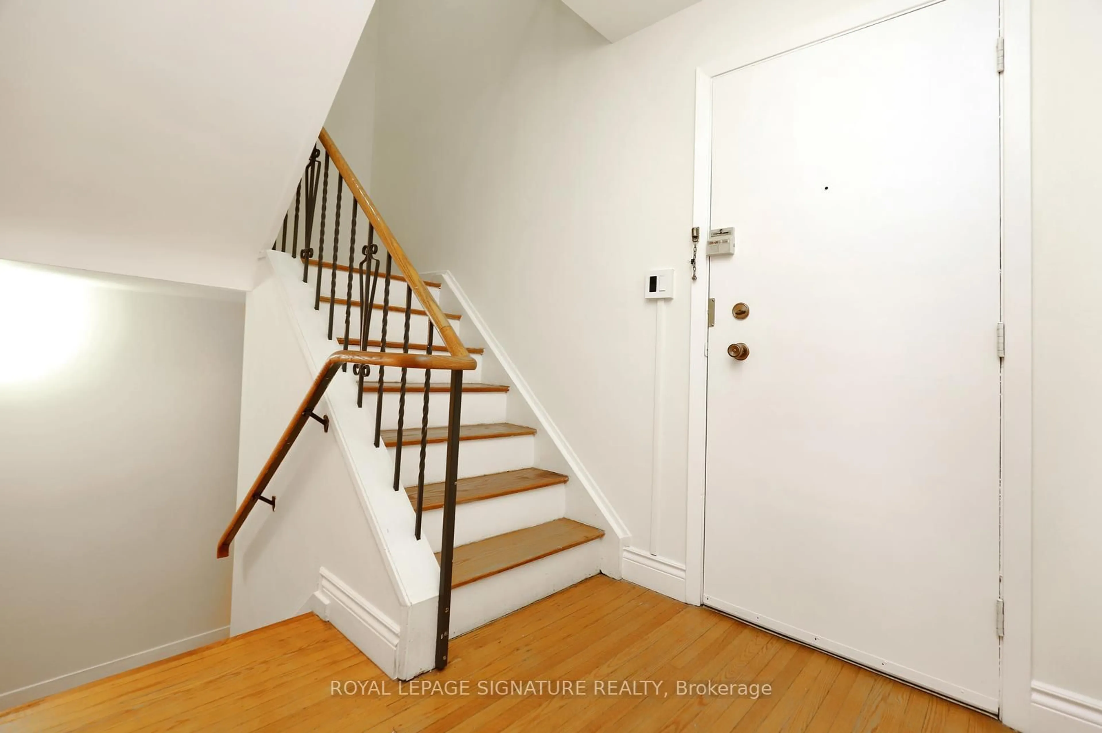 Unknown for 160 Carsbrooke Rd #20, Toronto Ontario M9C 1G9