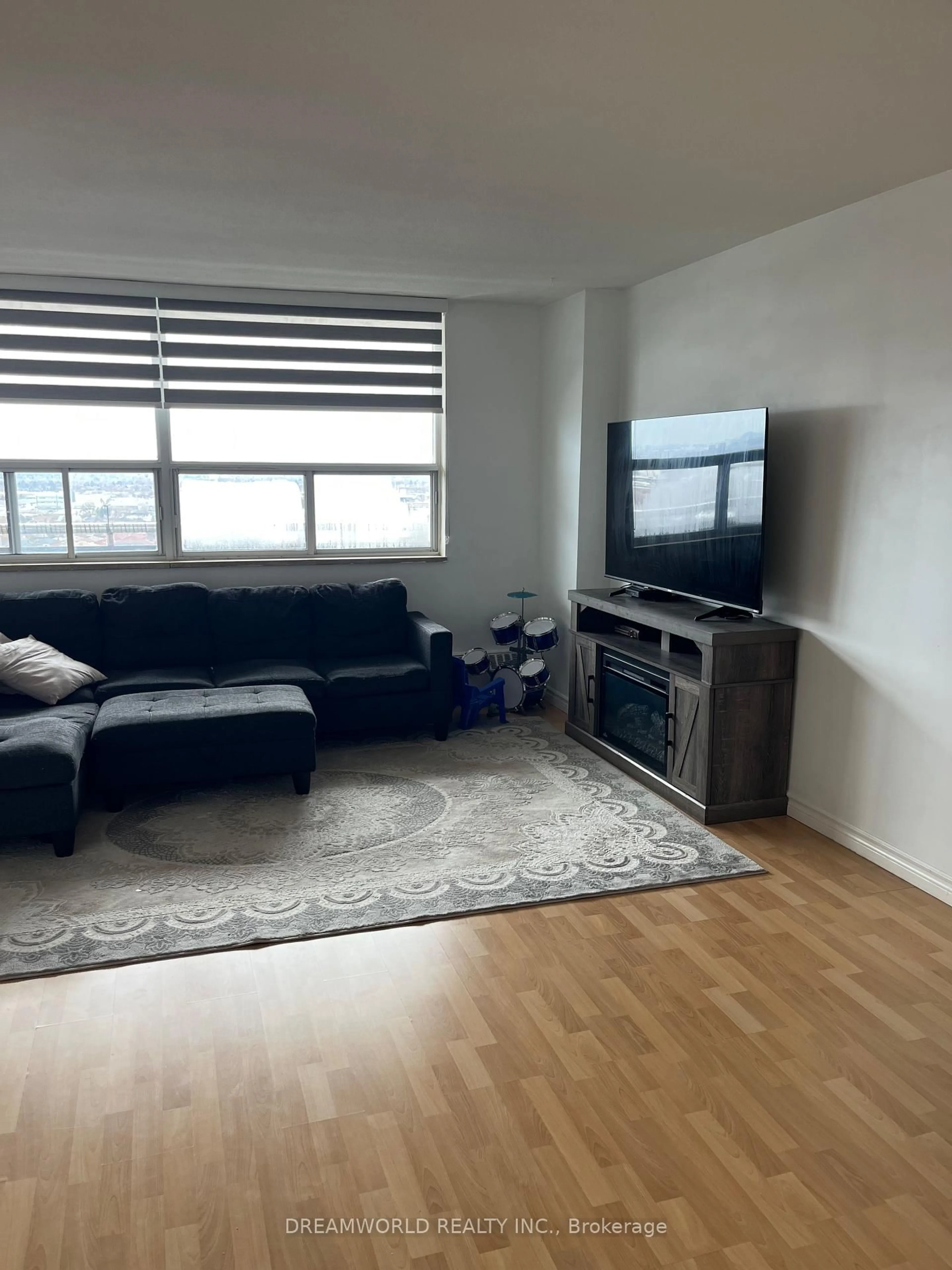 Living room with furniture, floor is not visible for 5 Frith Rd #1004, Toronto Ontario M3N 2L5