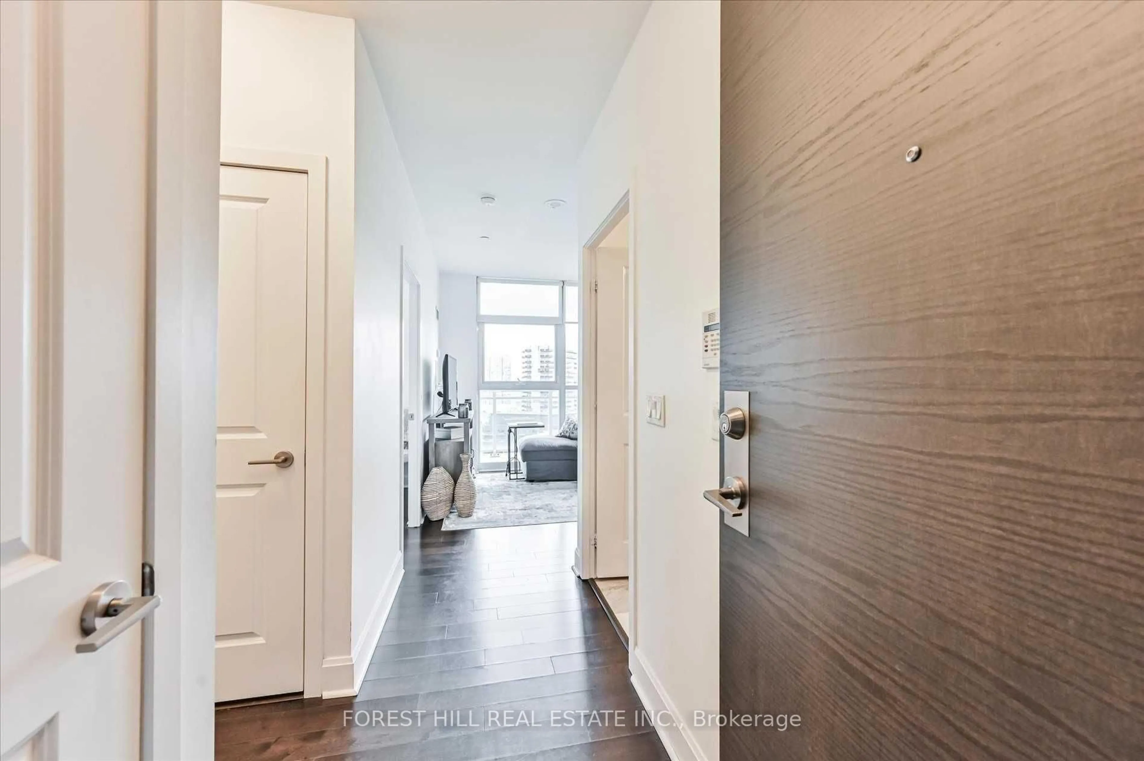 Indoor entryway for 33 Shore Breeze Dr #2408, Toronto Ontario M8V 1A1