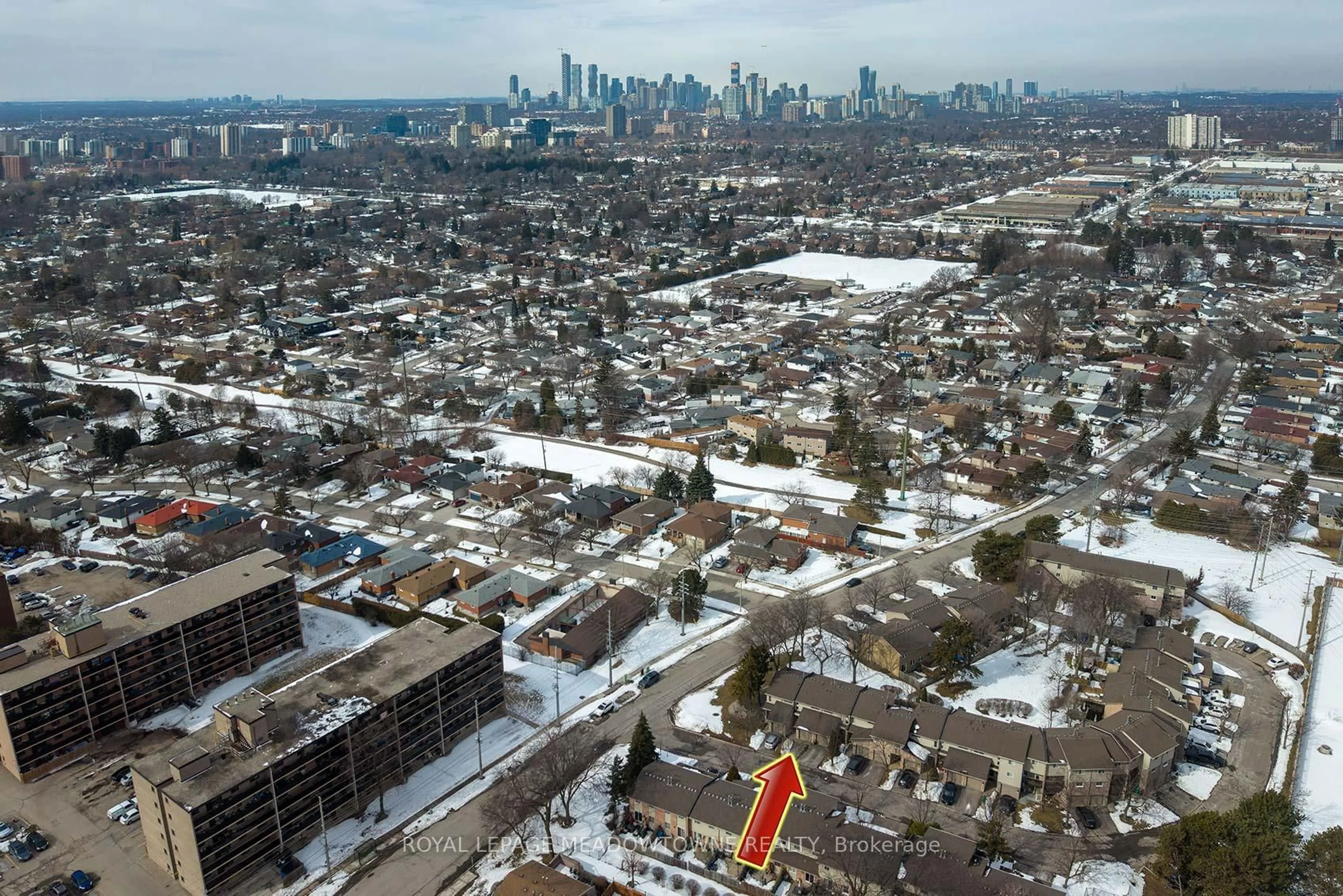A pic from outside/outdoor area/front of a property/back of a property/a pic from drone, city buildings view from balcony for 2075 Asta Dr #32, Mississauga Ontario L5A 2T5