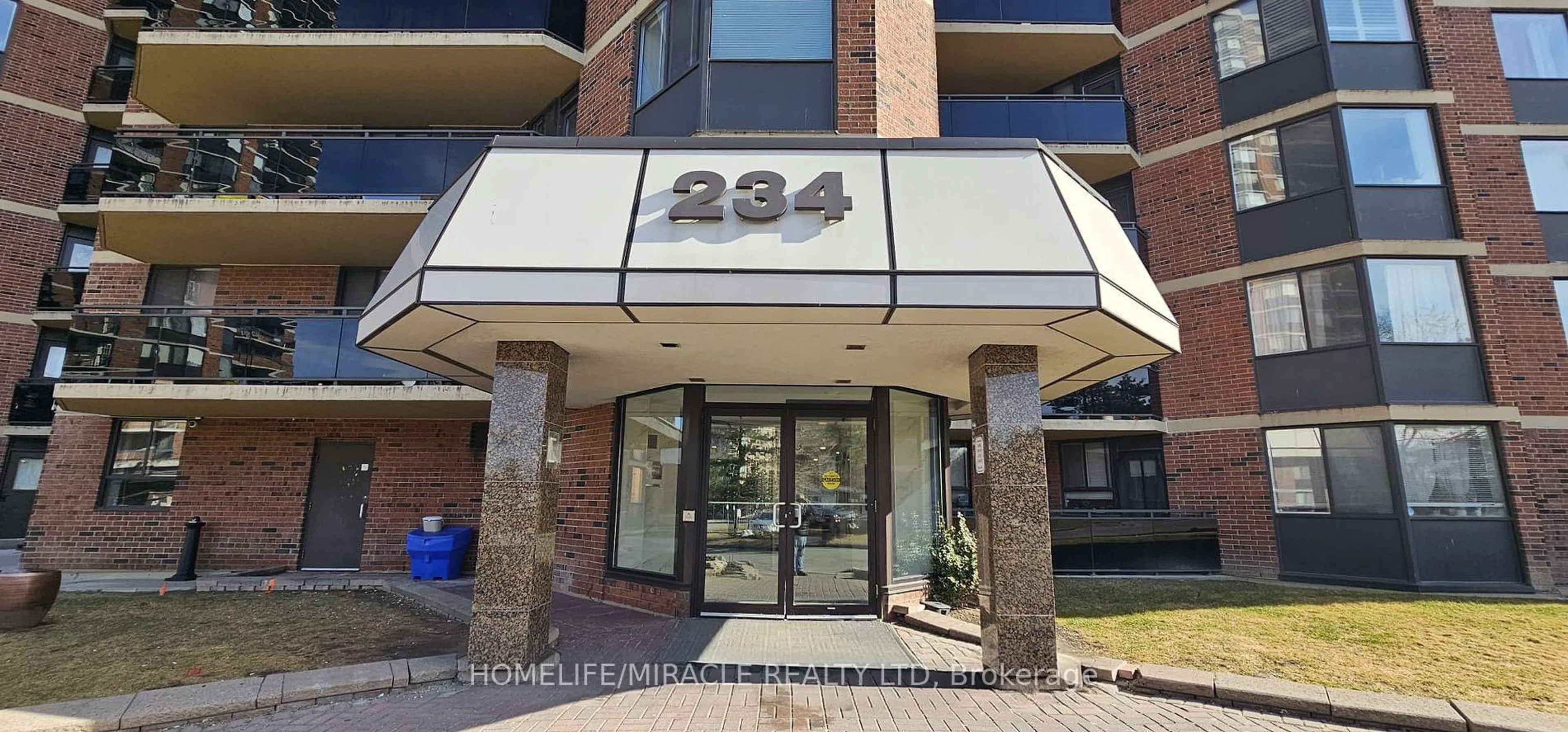 Indoor foyer for 234 Albion Rd #PH 12, Toronto Ontario M9W 6A5